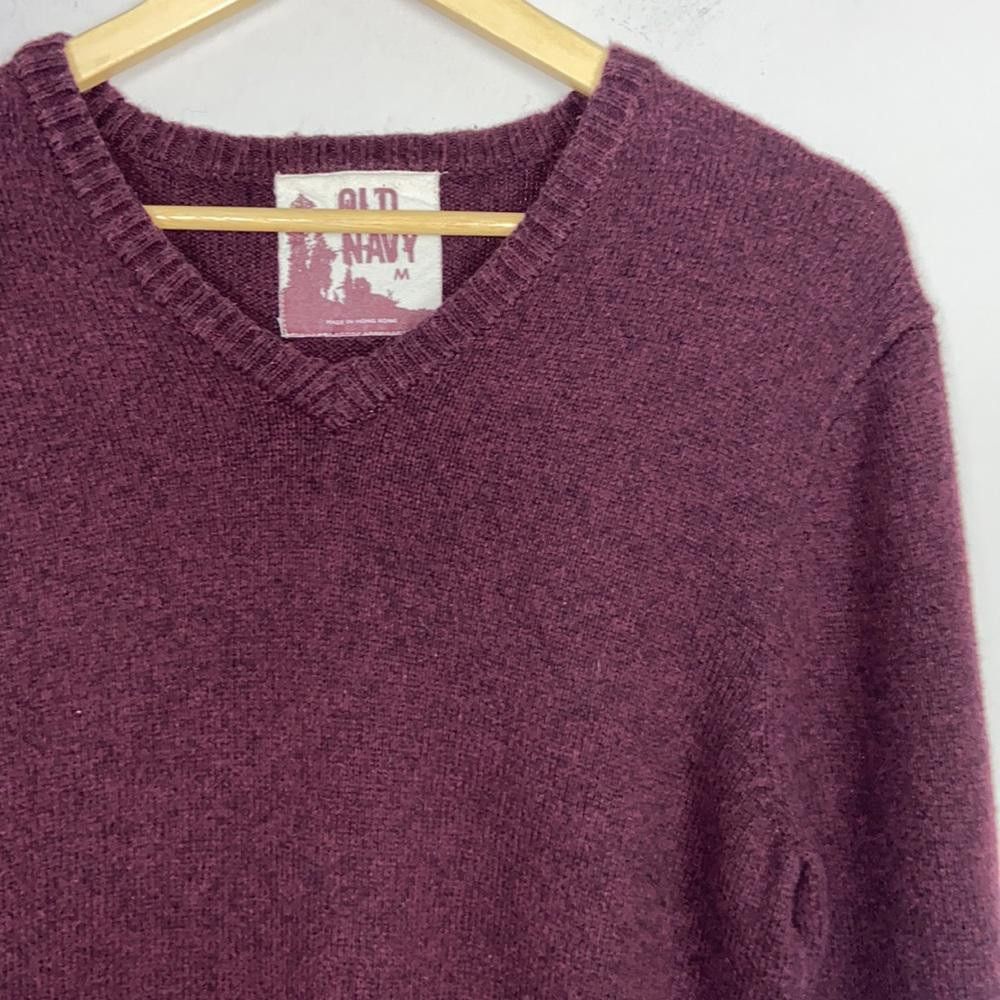 Old Navy Old Navy l V-Neck Fitted Sweater Size Medium Size US M / EU 48-50 / 2 - 2 Thumbnail