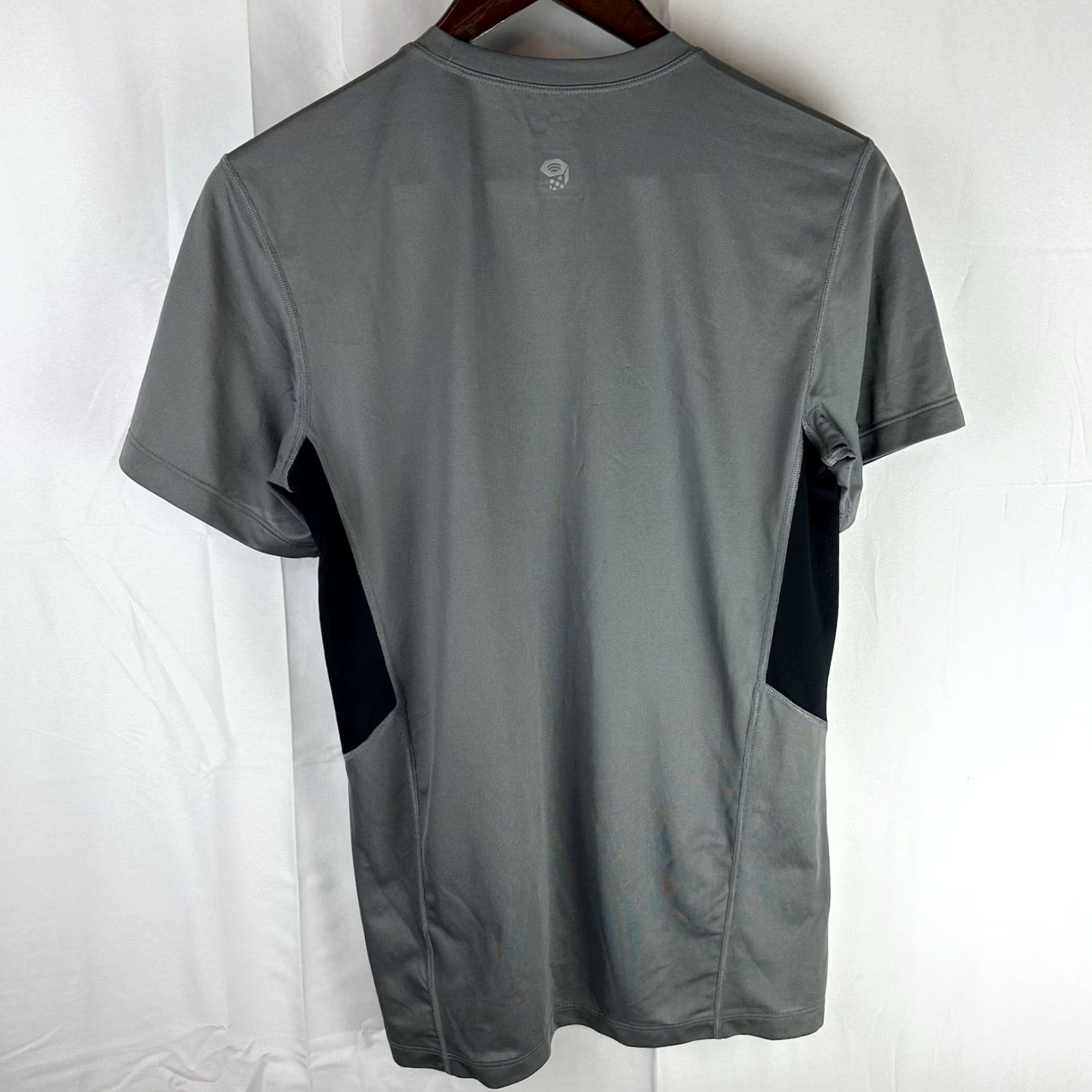 Mountain Hardwear Mountain Hardwear Short Sleeve T Shirt Small Gray Breathable Work Out Hiking Activewear Casual Mens Shirt Regular Fit Size US S / EU 44-46 / 1 - 7 Thumbnail