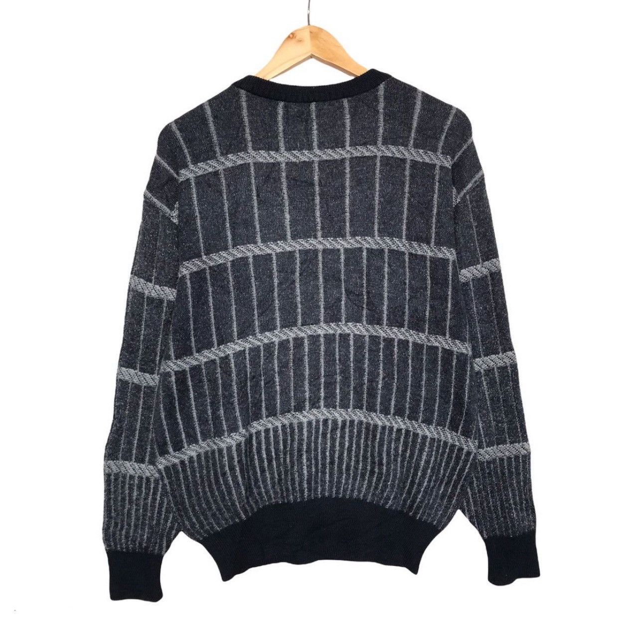 Vintage Vintage Japanese Multicolour Black Knitwear Size US L / EU 52-54 / 3 - 4 Thumbnail