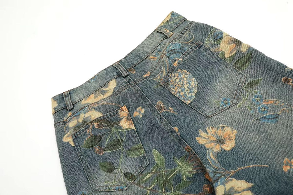Japanese Brand × Vintage Streetwear Flower Printed Loose Jeans Size US 33 - 7 Thumbnail