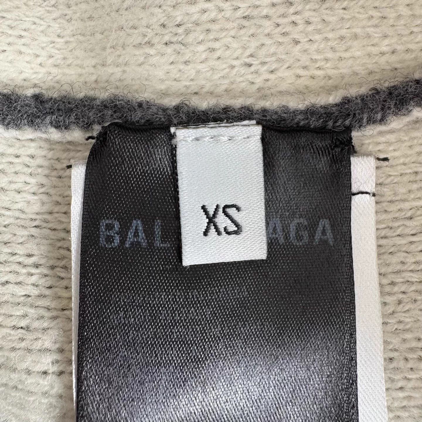 Balenciaga Balenciaga Gray & White Logo Knit Sweater XS New Size US XS / EU 42 / 0 - 5 Thumbnail