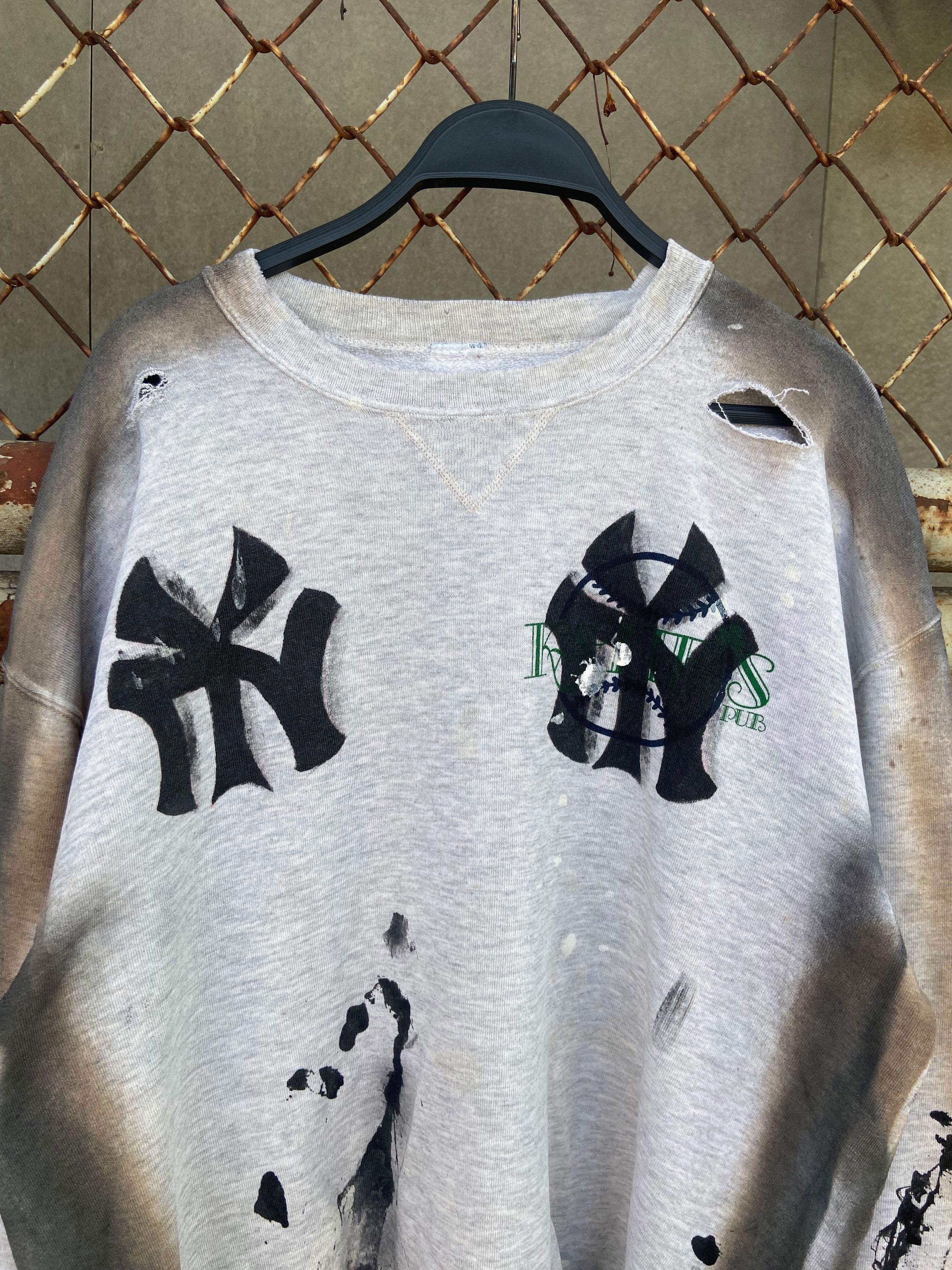 New York Yankees 90s New York PAINT THRASHED Russell Sweatshirt Size US L / EU 52-54 / 3 - 9 Thumbnail