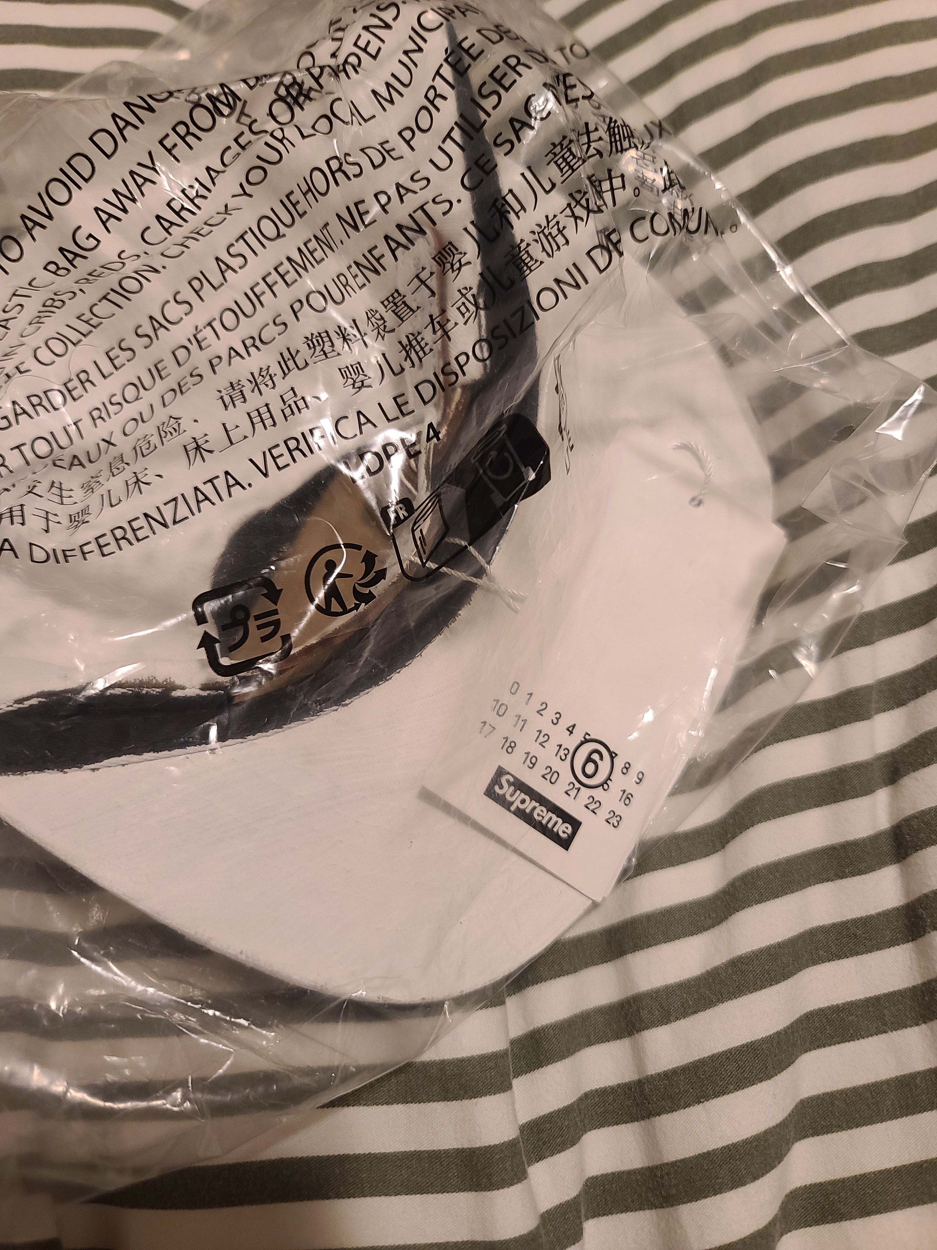 Maison Margiela × Supreme MM6 Painted Camp Cap Size ONE SIZE - 4 Thumbnail