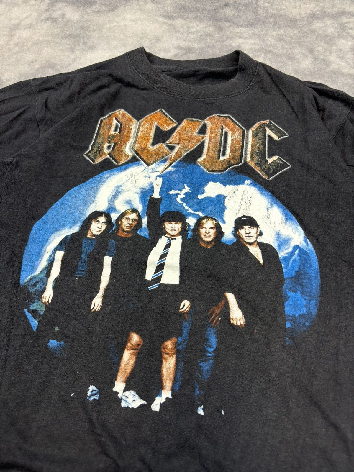 AC/DC × Vintage AC/DC vintage 2001 World Tour “Stiff upper lip” Size US L / EU 52-54 / 3 - 4 Thumbnail