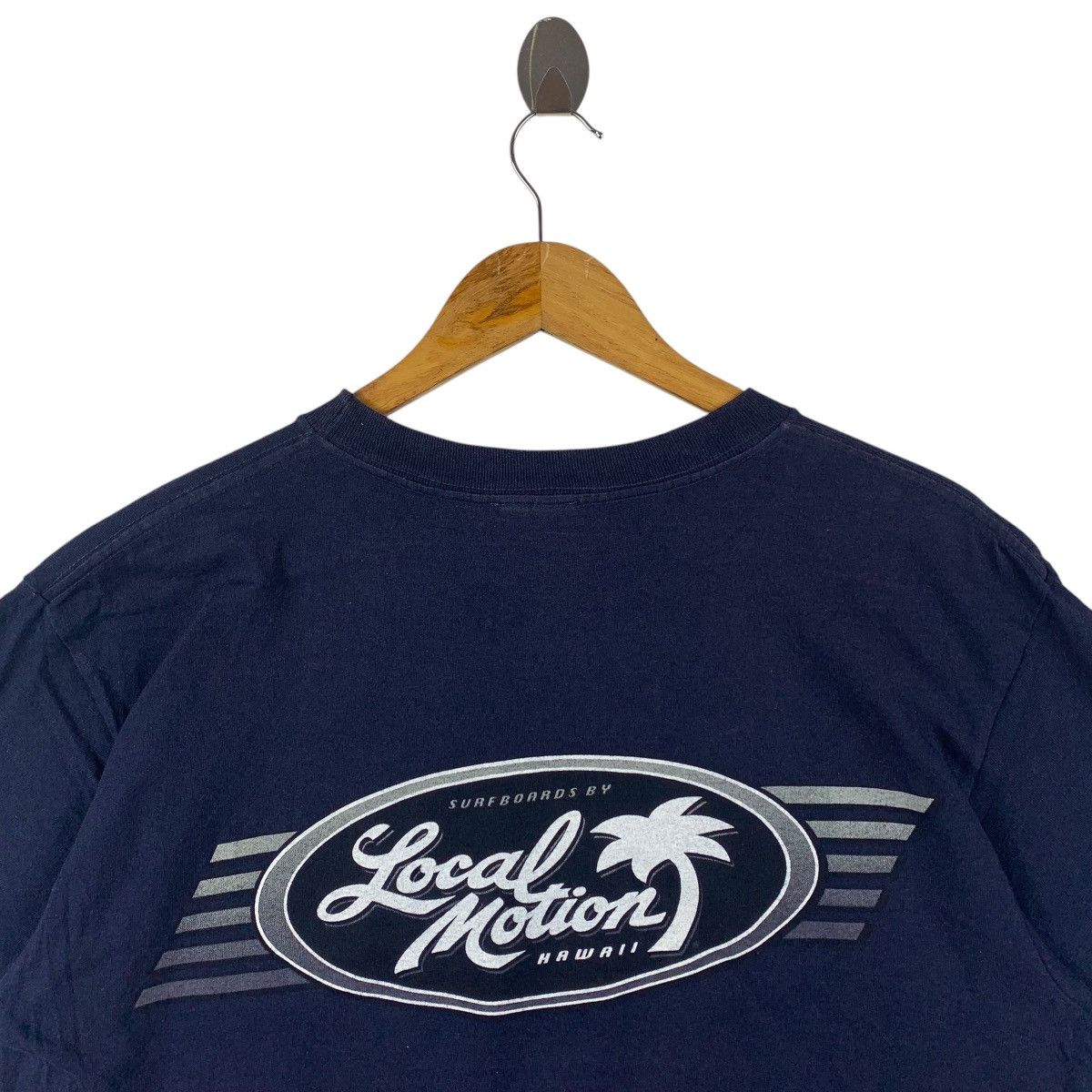 Vintage Vintage 90s LOCAL MOTION big logo back hit Surfing tee Size US L / EU 52-54 / 3 - 9 Thumbnail