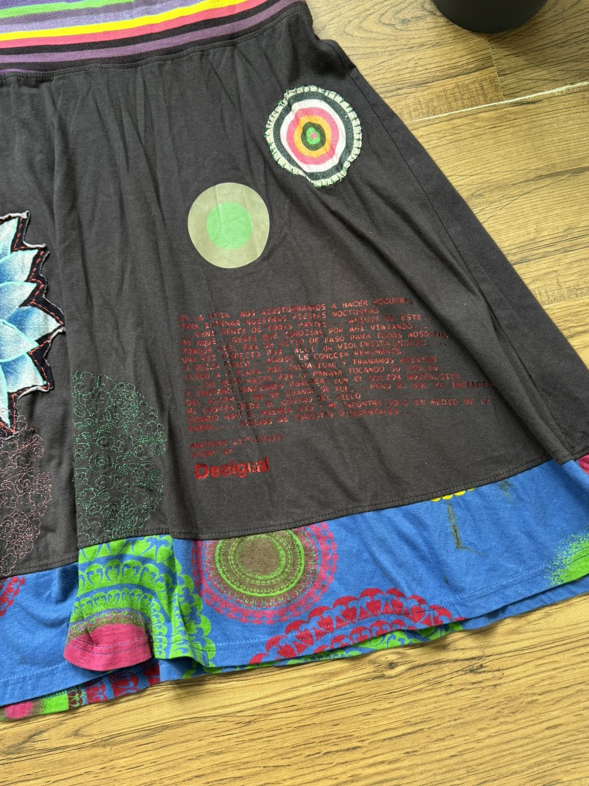 Desigual VINTAGE DESIGUAL AVANT GARDE FACES SKIRT Size 28" / US 6 / IT 42 - 6 Thumbnail