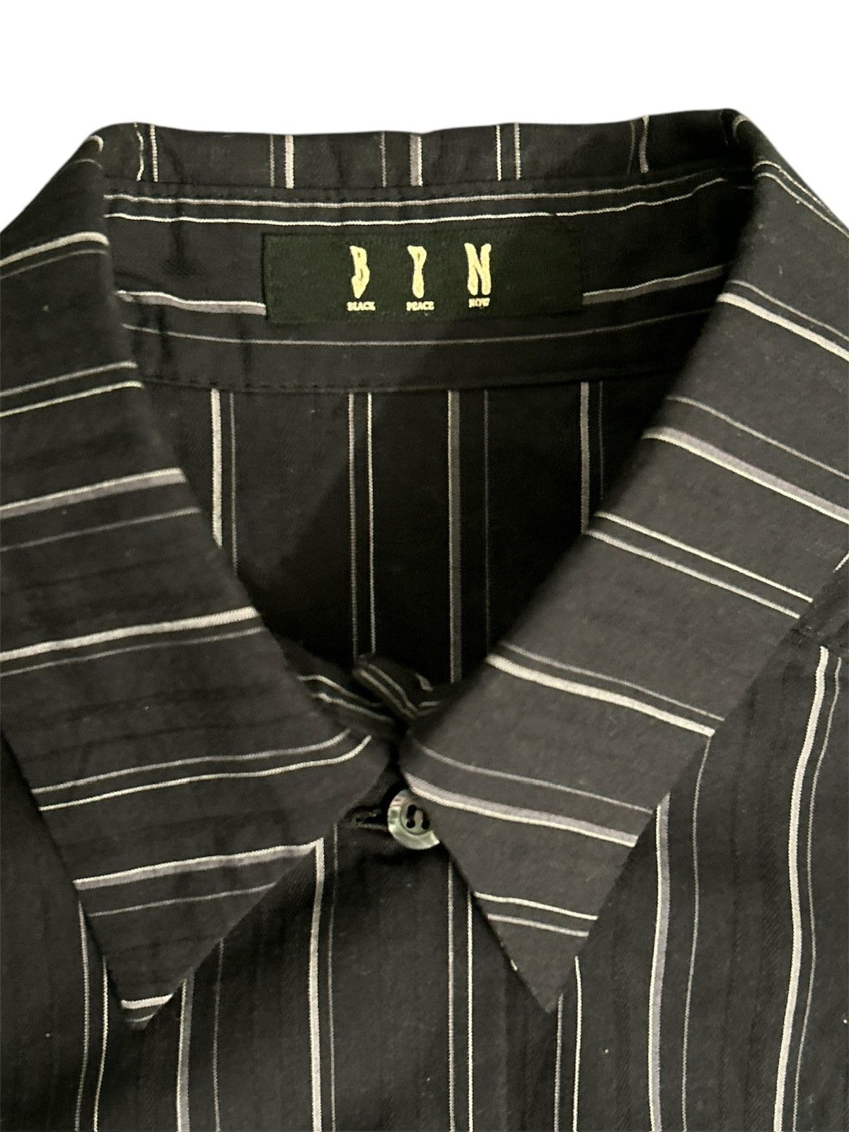 If Six Was Nine Black Peace Now Pinstripe Ruffle Button Up Size US M / EU 48-50 / 2 - 4 Thumbnail