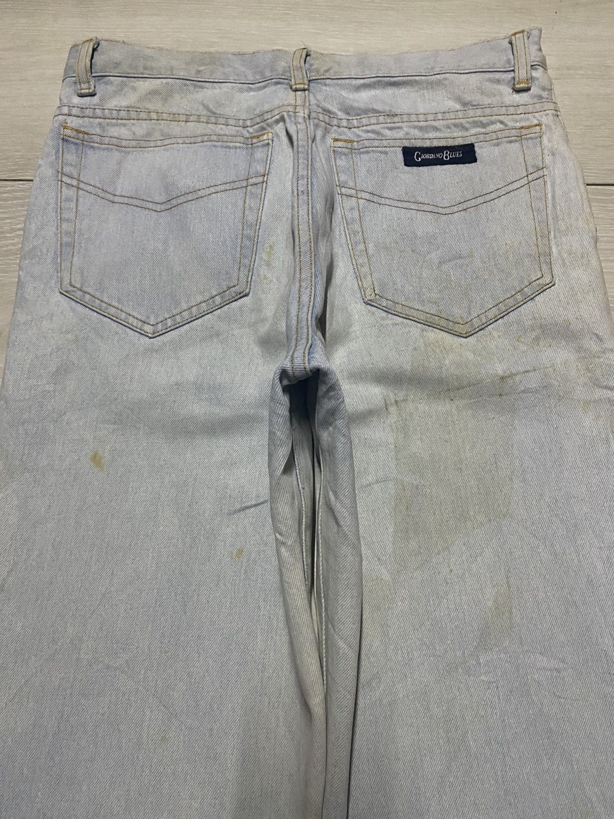 Vintage Vintage Giordano Blue Light Wash Rusty Loose Jeans Size US 30 / EU 46 - 4 Thumbnail