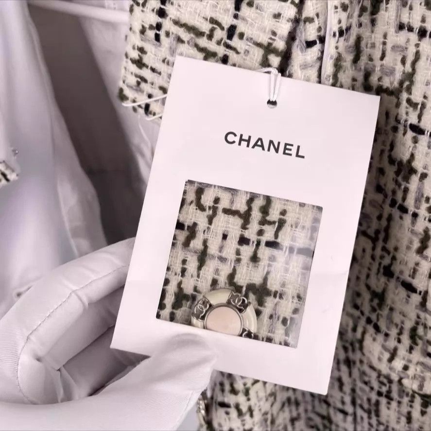 Chanel Chanel Women's Jacket Size XS / US 0-2 / IT 36-38 - 4 Thumbnail