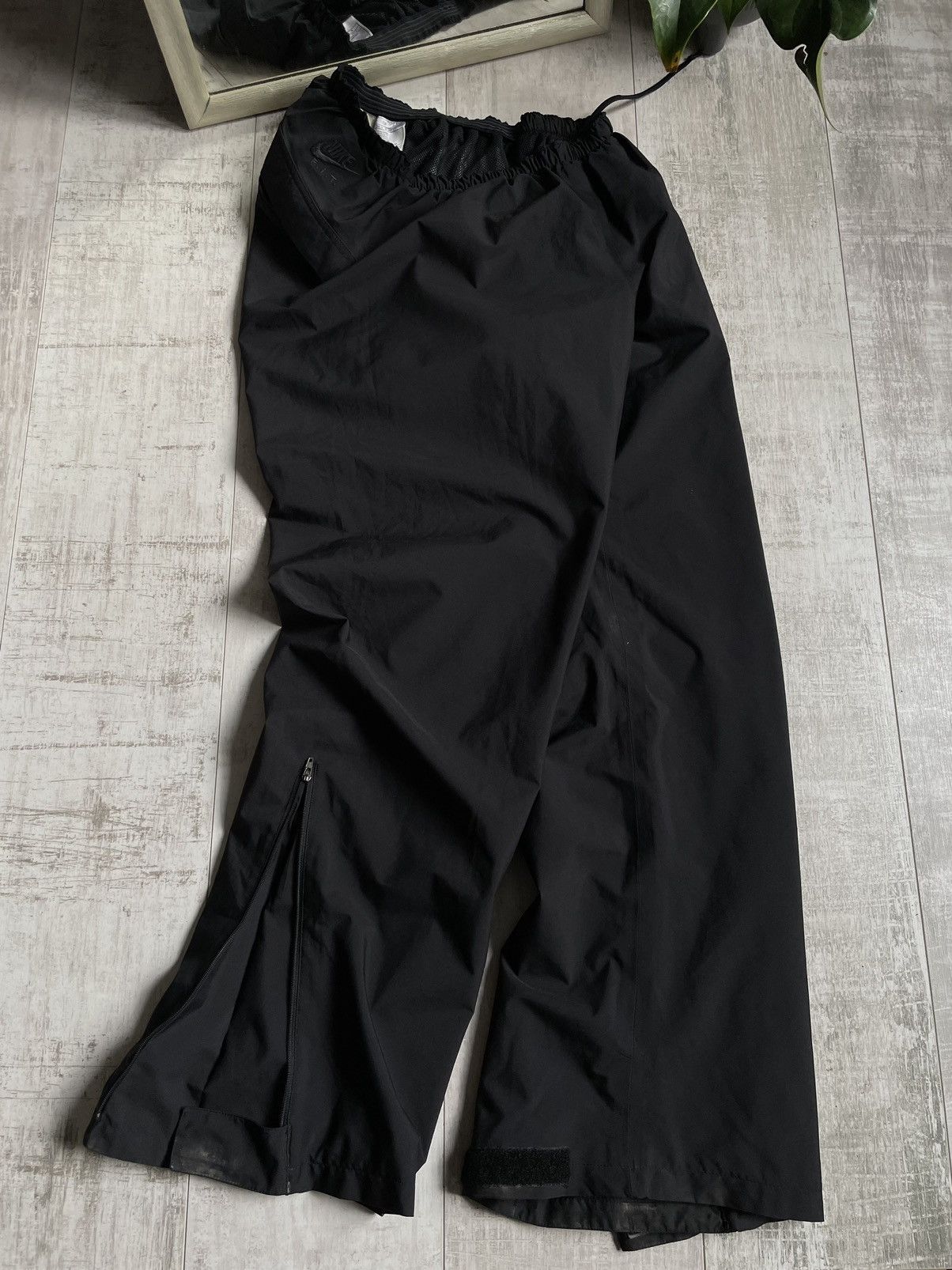 Nike ACG Vintage Nike ACG F.I.T 00’s Nylon Sweatpants Y2K Drill RARE Size US 33 - 2 Thumbnail