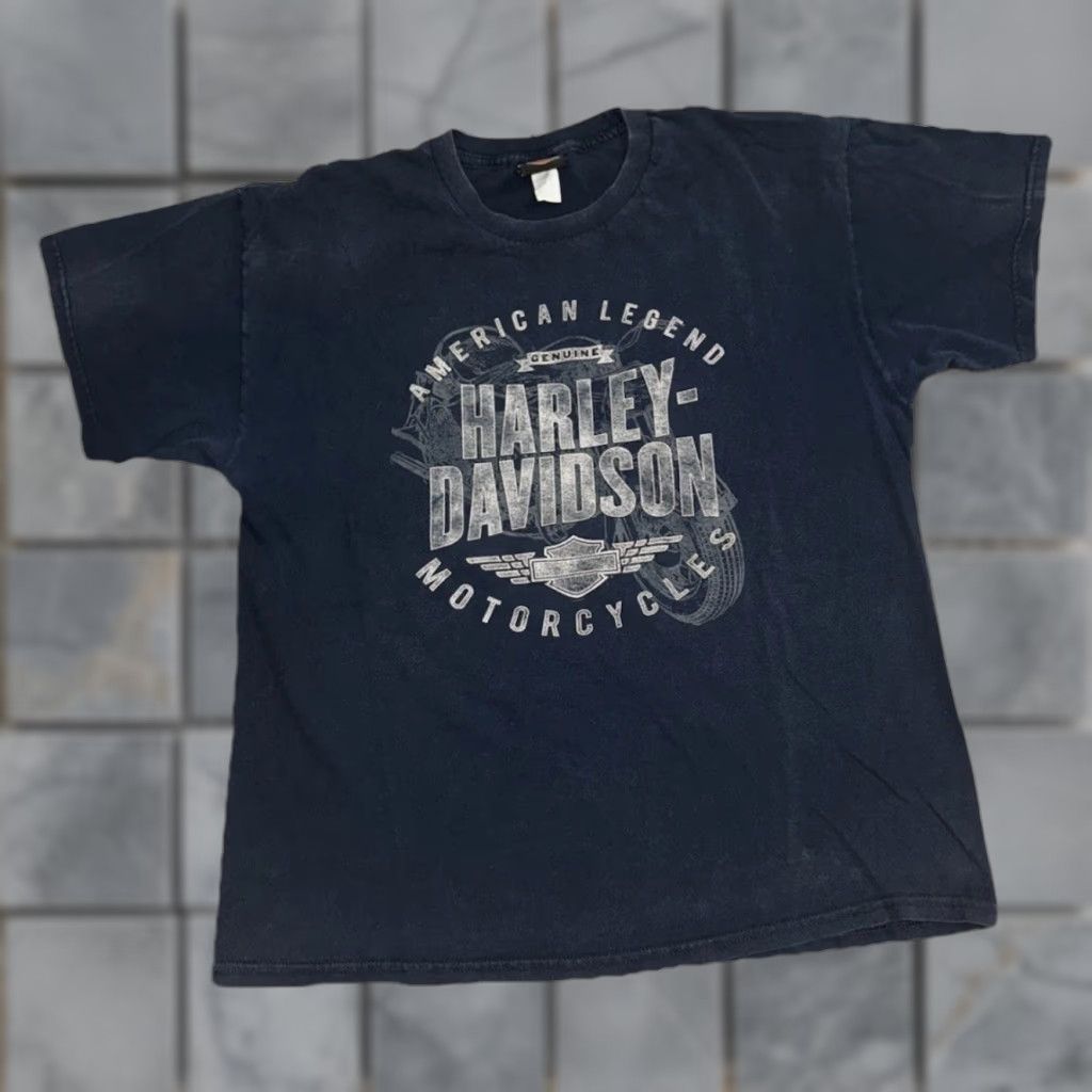 Harley Davidson VINTAGE Harley-Davidson T-Shirt XL Blue Men Graphic Print Short Sleeve Crew Neck 23x27 Biker USA Wisconsin Oconomowoc 2-Sided Size US XL / EU 56 / 4 - 1 Thumbnail