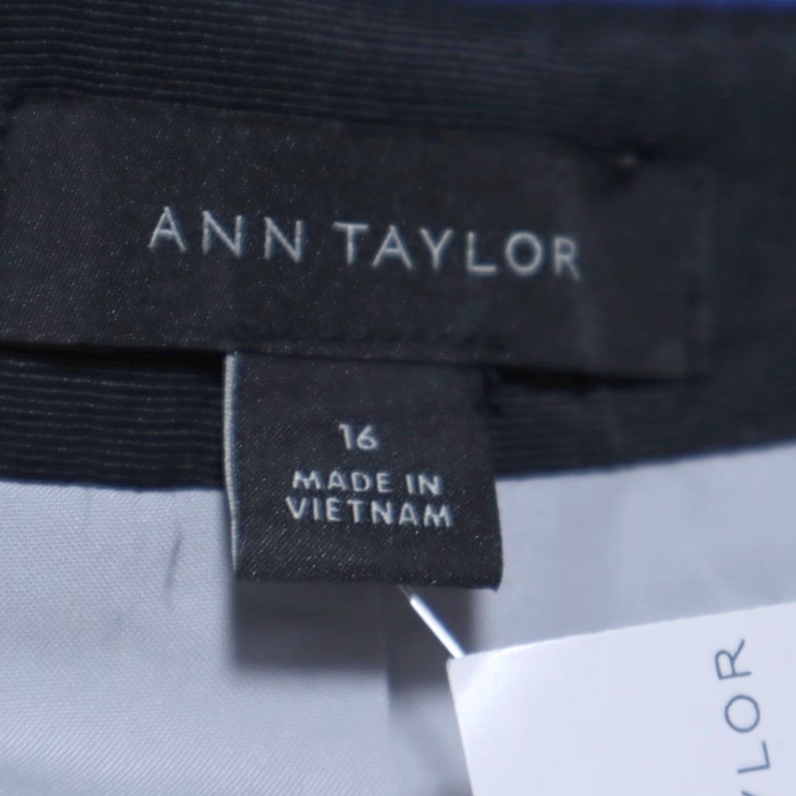 Ann Taylor Ann Taylor Woven Jacquard Button Up V-Neck Jacket Women's 16 Shirt Size XXL / US 16-18 / IT 52-54 - 5 Thumbnail