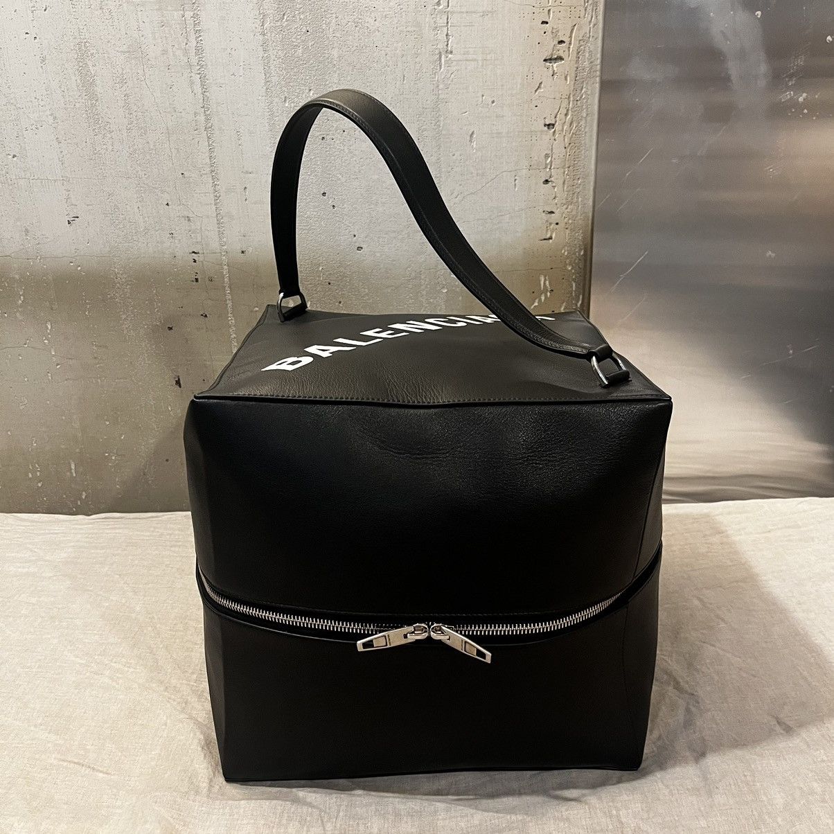 Balenciaga $3150 Balenciaga Giant 4X4 Large Leather Box Bag, 748194 Size ONE SIZE - 4 Thumbnail