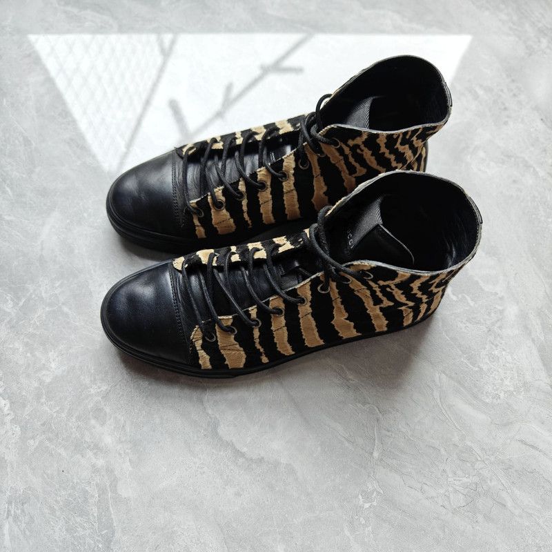 Gucci Gucci Casual Sneakers in Black and Yellow Size US 8 / EU 41 - 1 Thumbnail