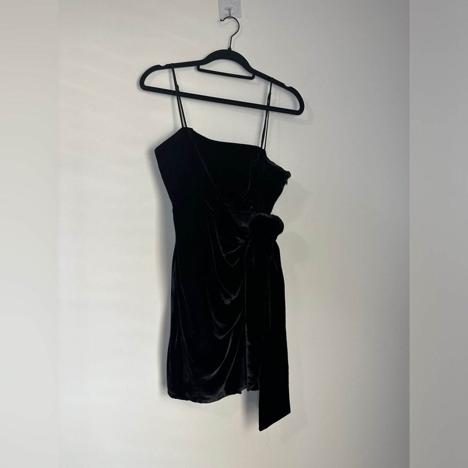 Cinq a Sept Cinq á Sept Kiki Velvet Mini Cocktail Dress Black Size 6 Size M / US 6-8 / IT 42-44 - 5 Thumbnail