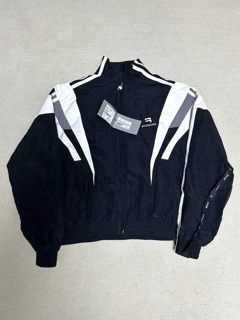 Balenciaga Balenciaga 22fw black and white color blocked sportyb jacke Size US S / EU 44-46 / 1 - 1 Thumbnail