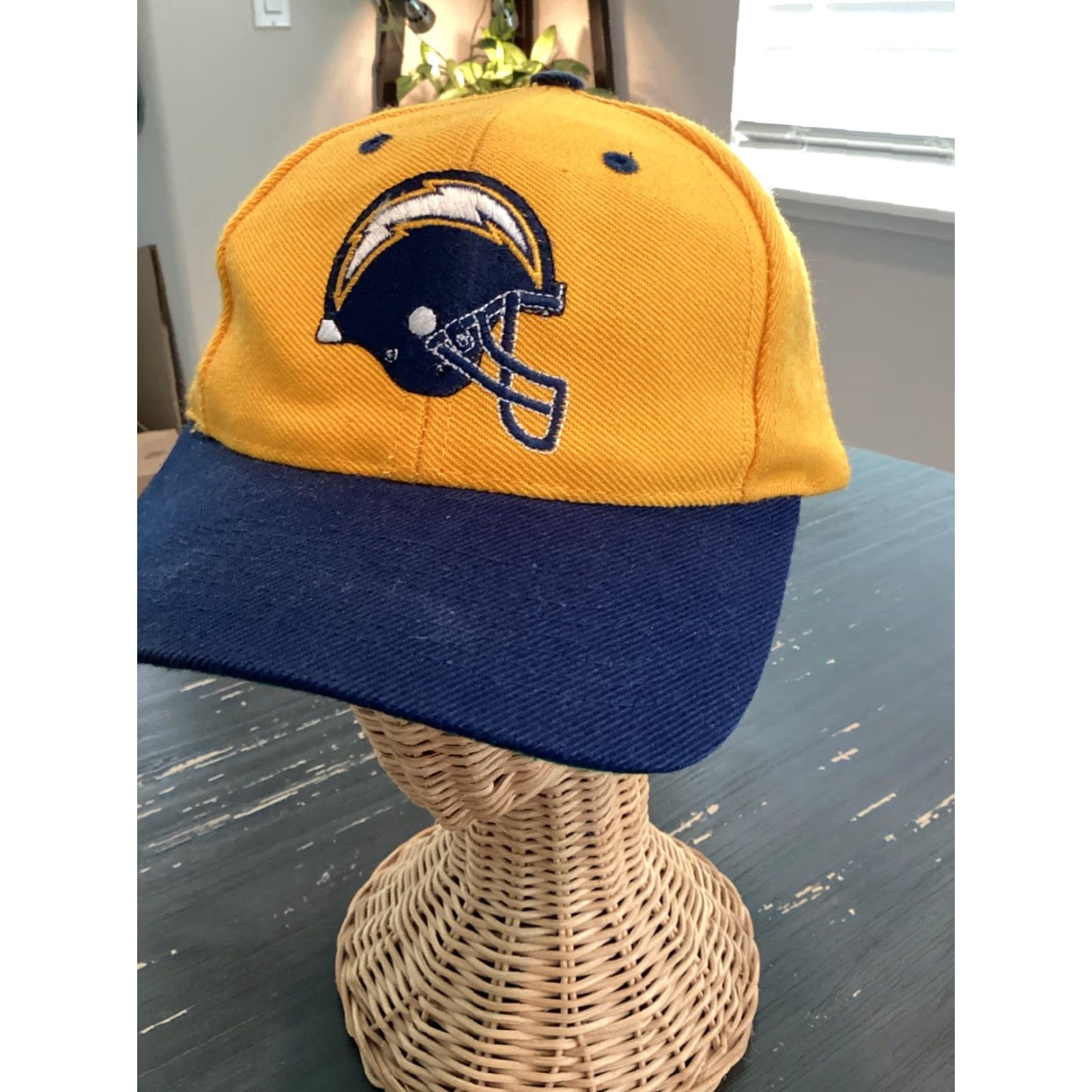 Twins VINTAGE Twins San Diego Chargers Snapback Hat Adjustable Navy Blue Yellow 90s Mens Size ONE SIZE - 3 Thumbnail