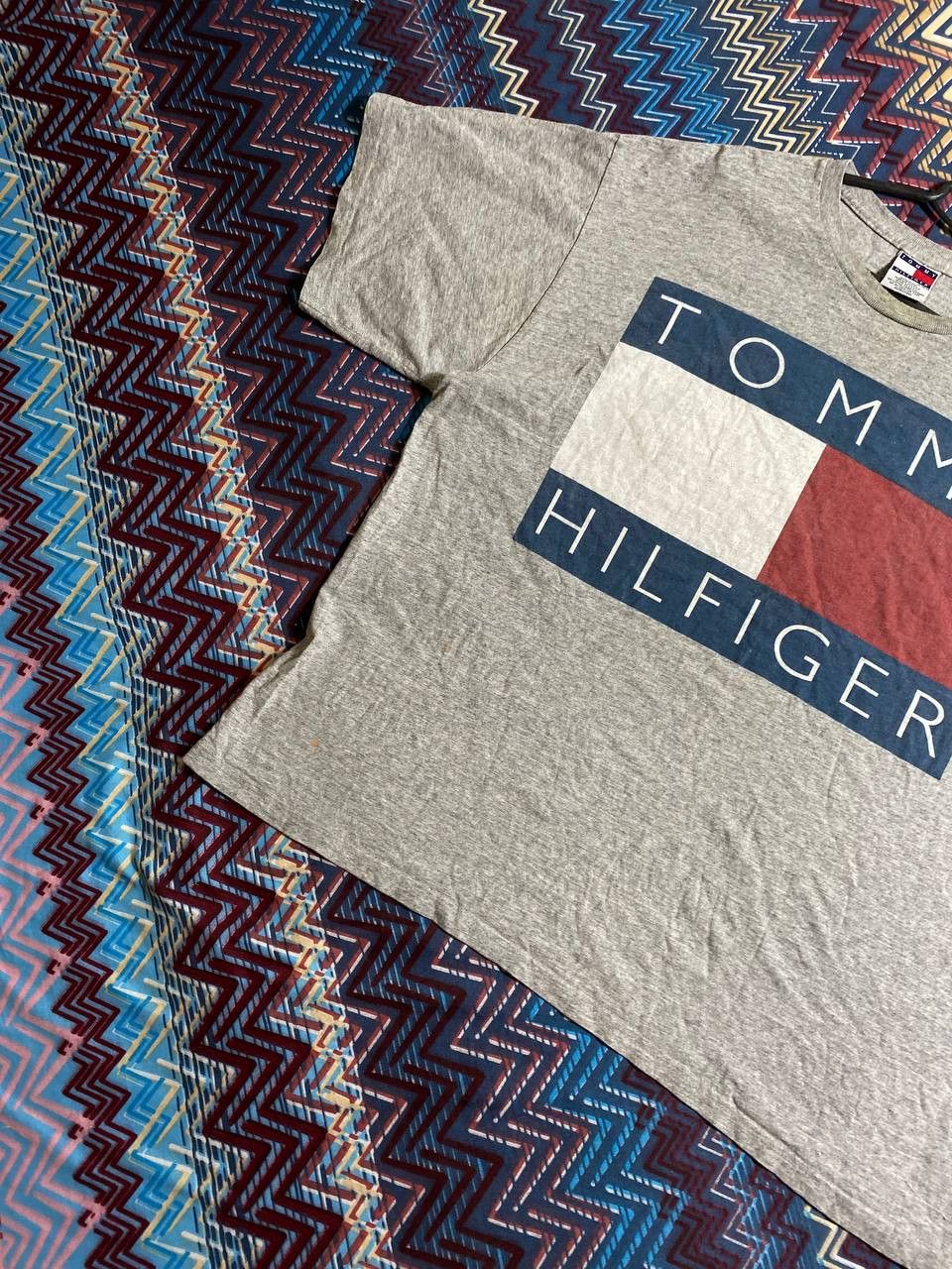 Tommy Hilfiger × Vintage Tommy Hilfiger vintage big logo t-shirt size XL made in USA Size US XL / EU 56 / 4 - 14 Thumbnail