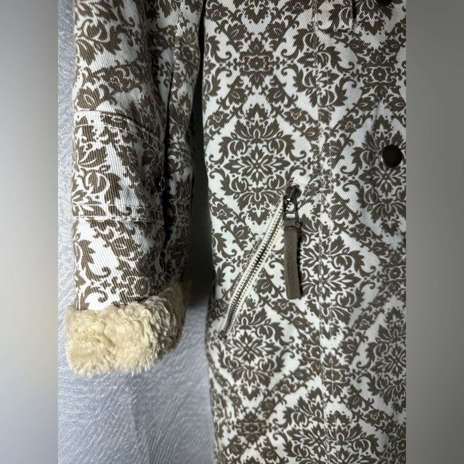 Urban Outfitters Urban Outfitters Wallpaper Coat- Vintage- Damask- Fur Sz XS Size XS / US 0-2 / IT 36-38 - 7 Thumbnail