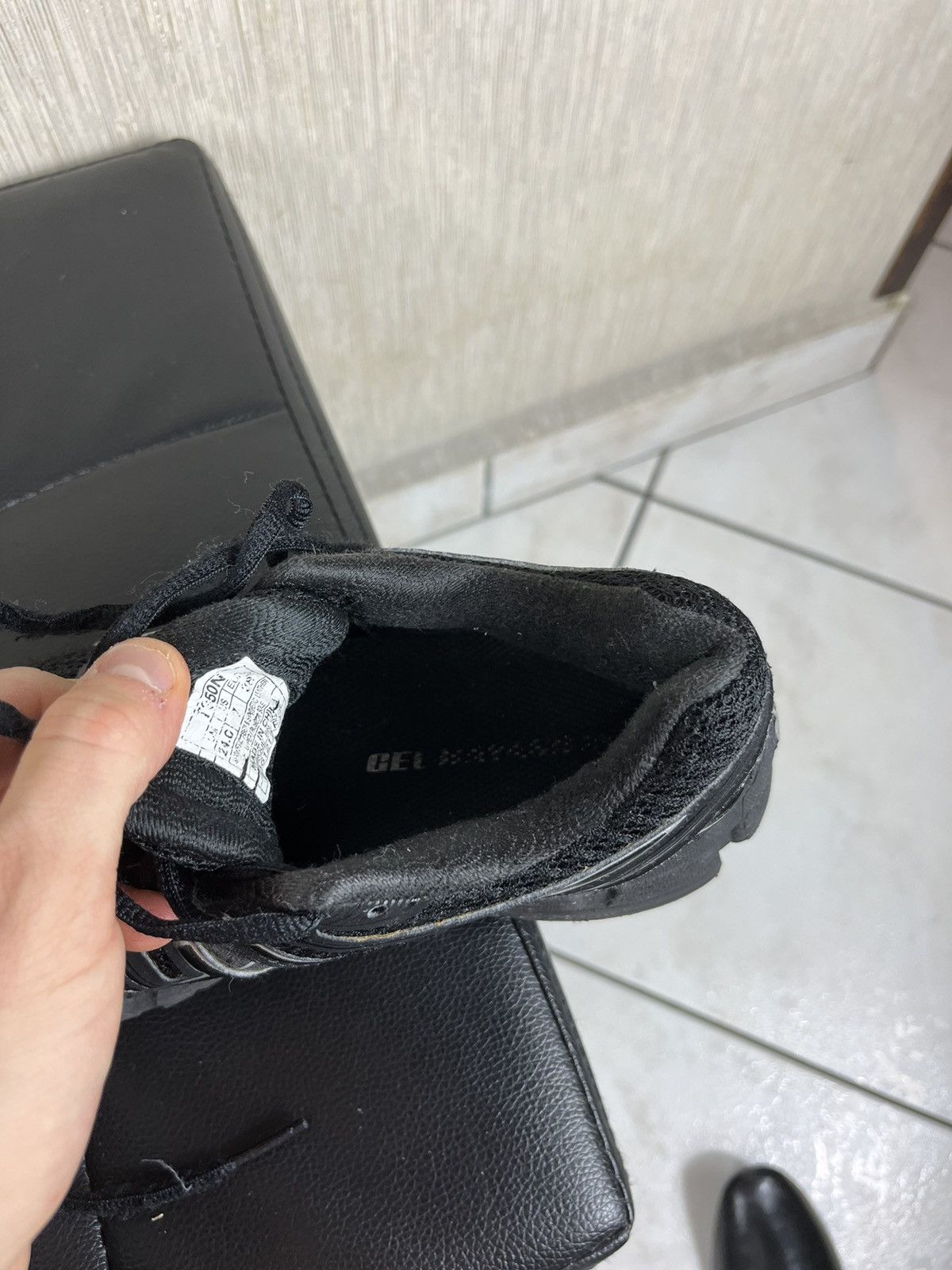 Asics × Vintage Vintage Asics gel-kayano 19 black silver mesh sneakers shoes Size US 7 / EU 40 - 21 Thumbnail