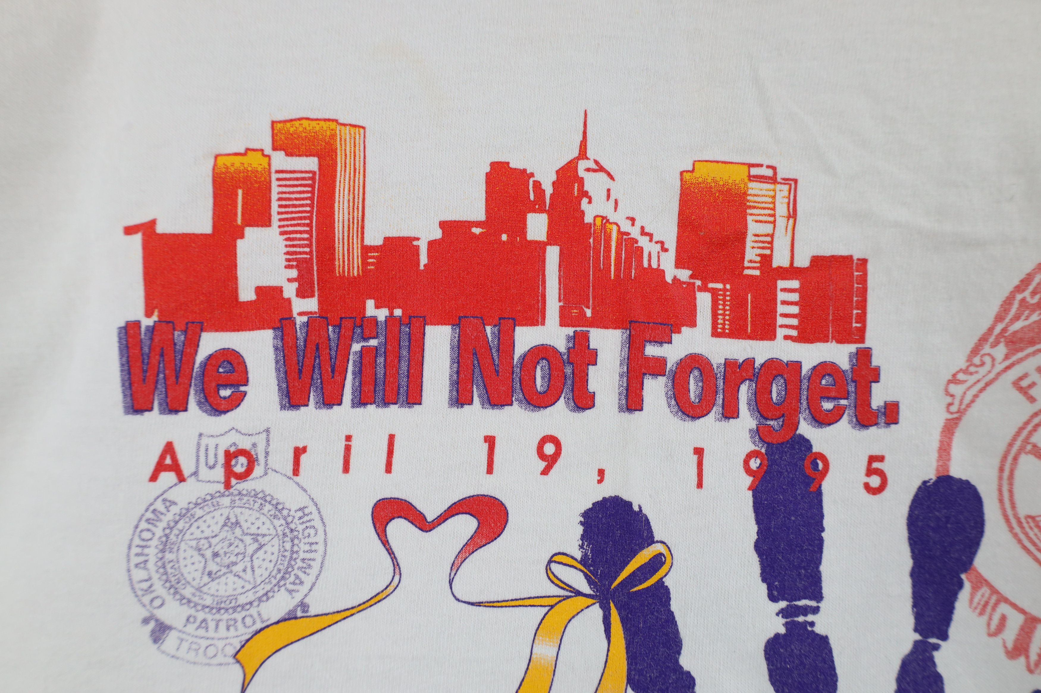 Vintage Vintage 90s Oklahoma City Bombing Short Sleeve T-Shirt USA Size US XXL / EU 58 / 5 - 5 Thumbnail