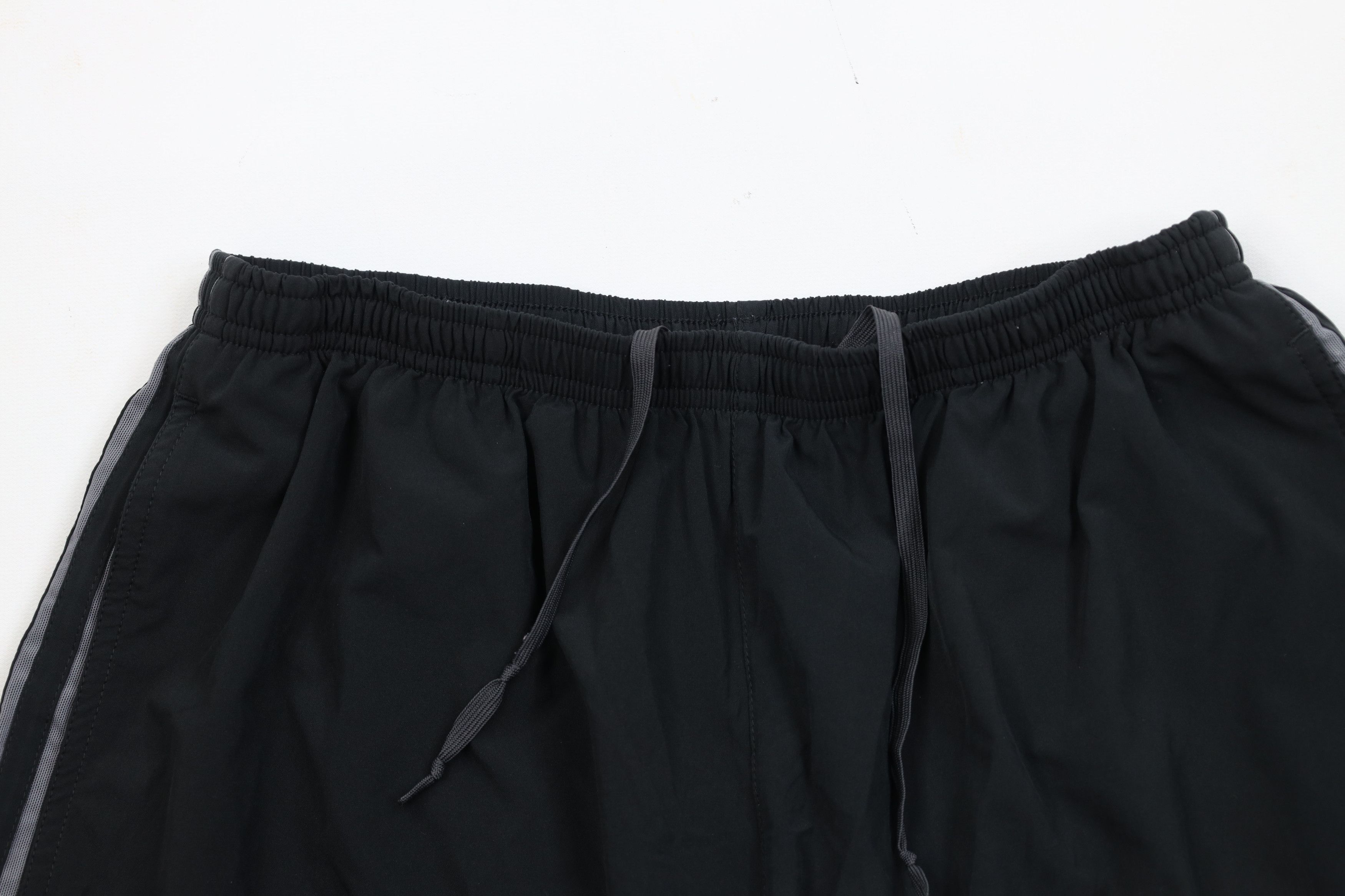 Nike Vintage Nike Scott Mini Swoosh Lined Above Knee Shorts Black Size US 34 / EU 50 - 2 Thumbnail