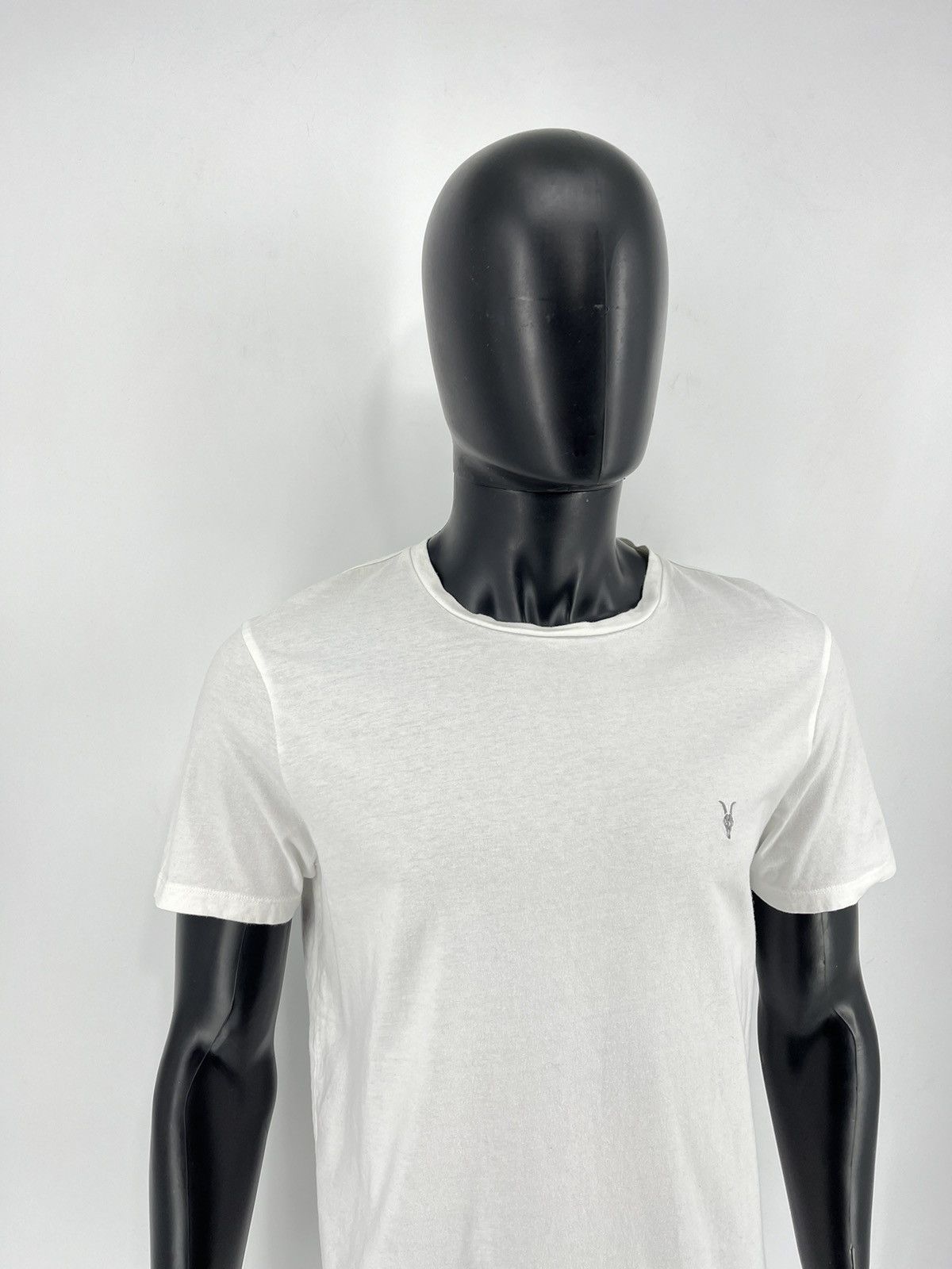 Allsaints Vintage Basic Allsaints Mini Logo Basic Tee Old Money Size US L / EU 52-54 / 3 - 3 Thumbnail