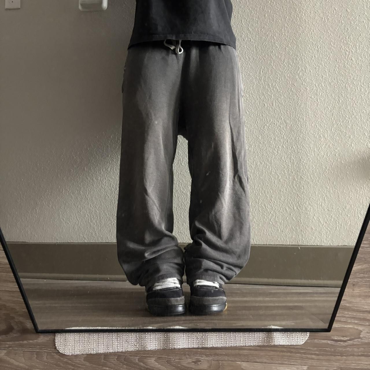 Vintage Crazy Vintage Y2K/2000s Baggy Faded Grey Skater Sweatpants! Size L Size US 36 / EU 52 - 1 Thumbnail