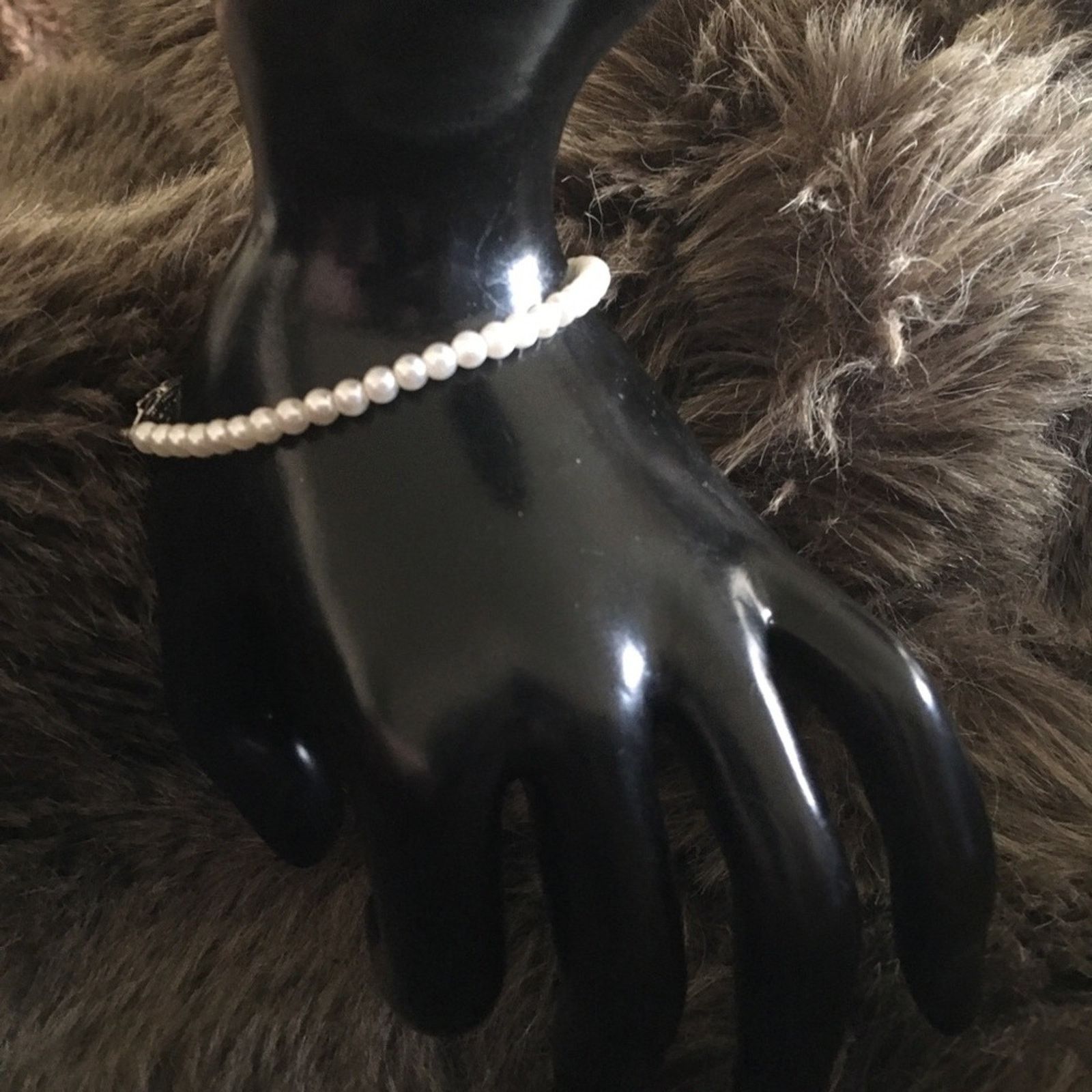 Vintage Vintage petite pearl silver tone clasp bracelet Size ONE SIZE - 6 Thumbnail