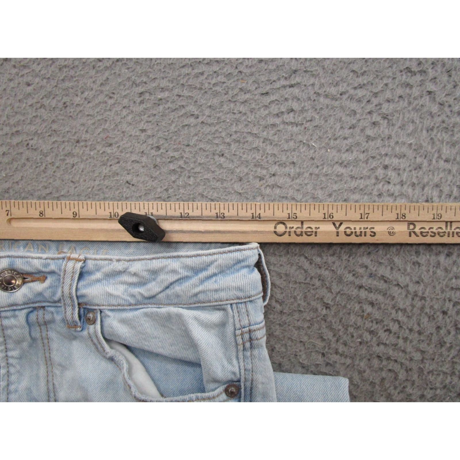 American Eagle Outfitters American Eagle Outfitters Mom Jeans Light Wash Stretch Size 6 Blue Distressed Trashed Style Women Shoes? Size 28" / US 6 / IT 42 - 7 Thumbnail