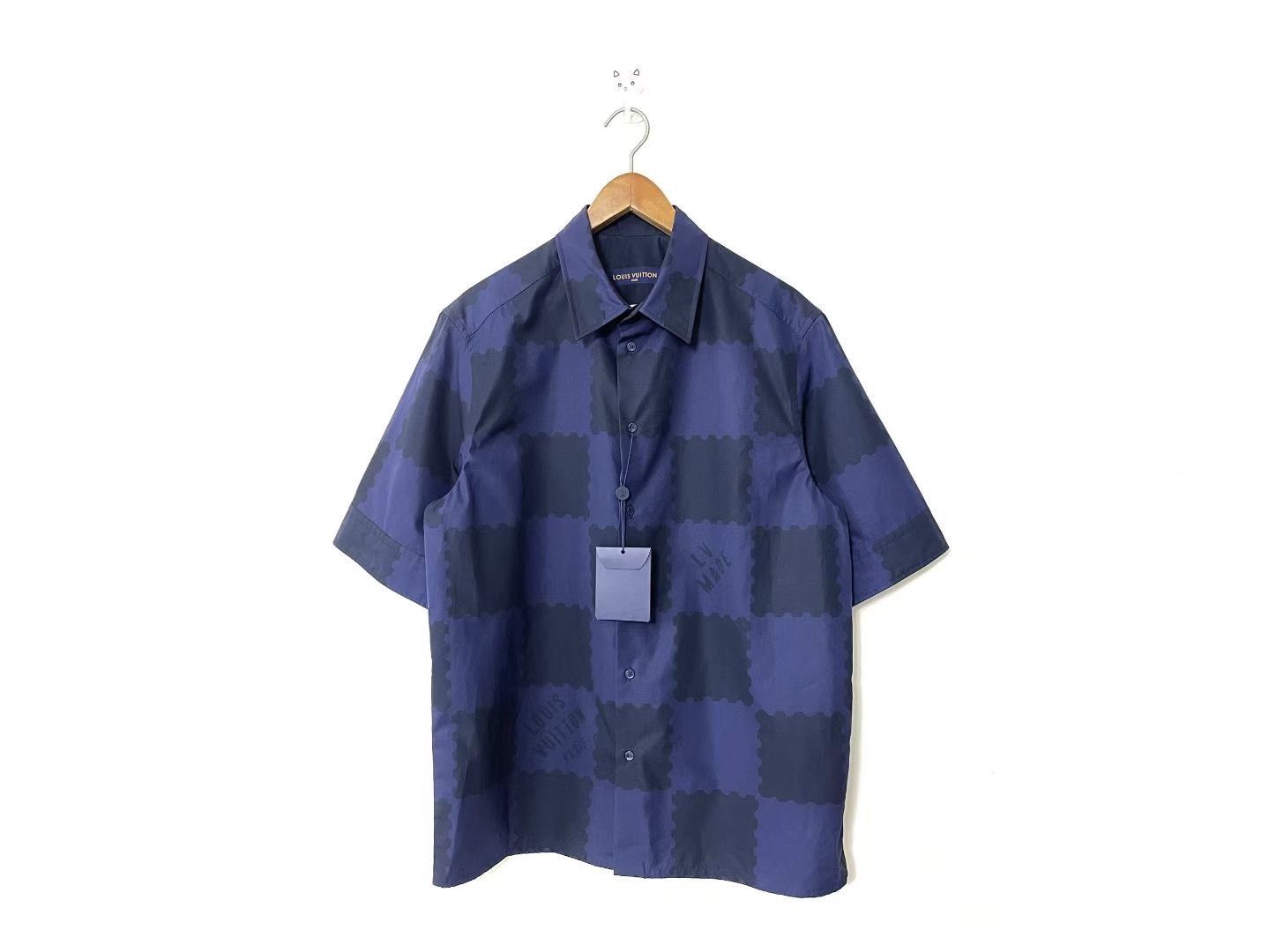 Louis Vuitton Louis Vuitton Blue Shirt l Men Size US L / EU 52-54 / 3 - 1 Thumbnail