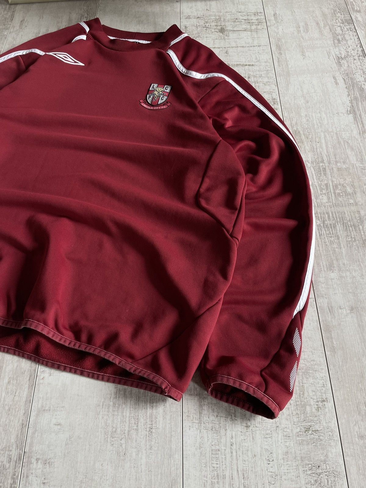 Umbro × Vintage Vintage Umbro Lincoln City Sweatshirt Football Jersey Y2K Size US L / EU 52-54 / 3 - 4 Thumbnail