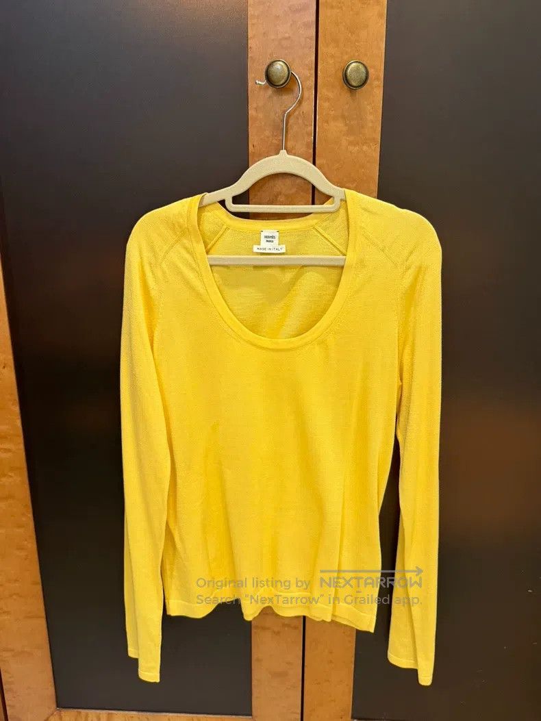 Hermes Hermes Yellow Cashmere Sweater with Large U-Neck Size XS / US 0-2 / IT 36-38 - 1 Thumbnail