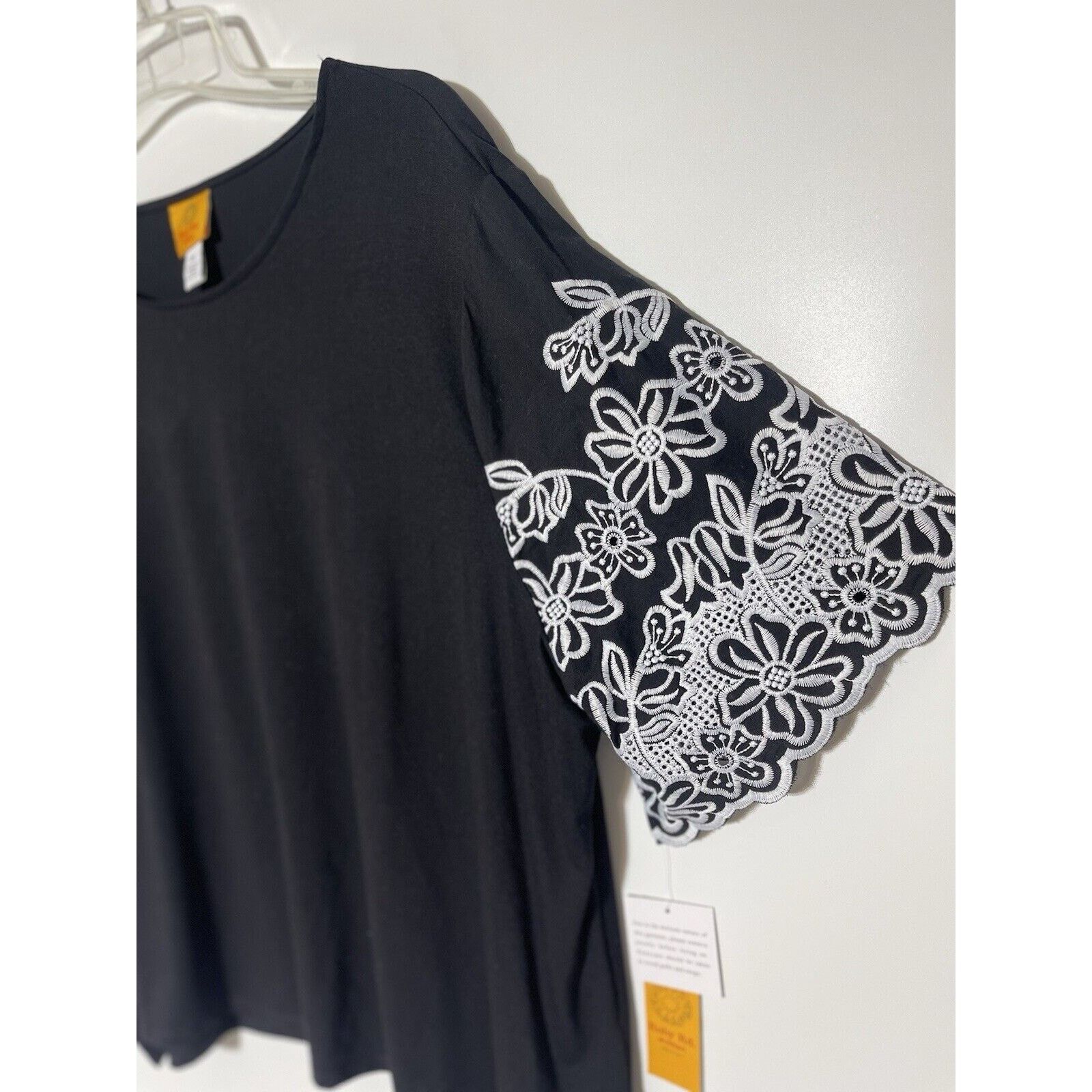Other Ruby Road Womens Plus 3X Knit Top Embroidered Floral Sleeves Size 3XL / US 20-22 - 3 Thumbnail