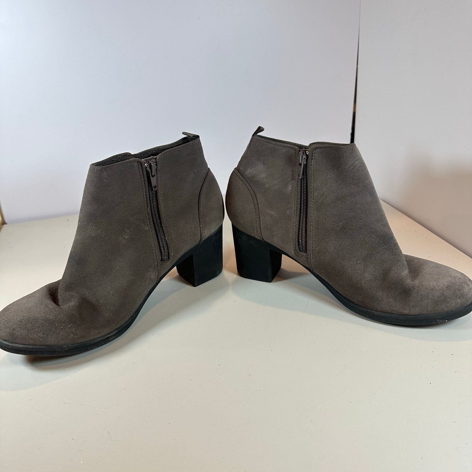 Clarks Clarks Taupe Suede Leather Booties Ankle Boots Heels 10 Size US 10 / IT 40 - 6 Thumbnail