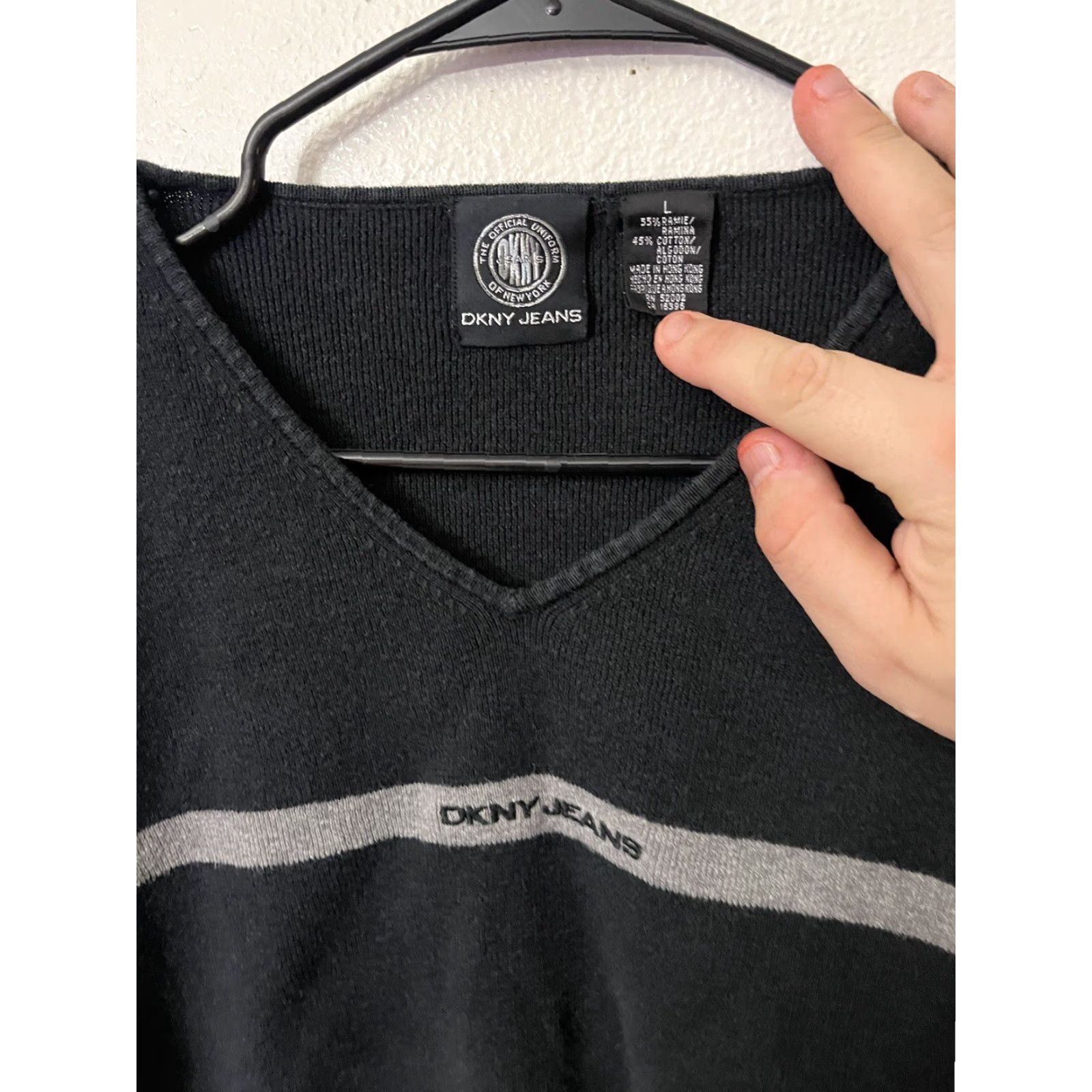 Vintage Dkny Jeans Sweater Large Cotton Black Striped V Neck Long Sleeve Mens Size US L / EU 52-54 / 3 - 2 Thumbnail