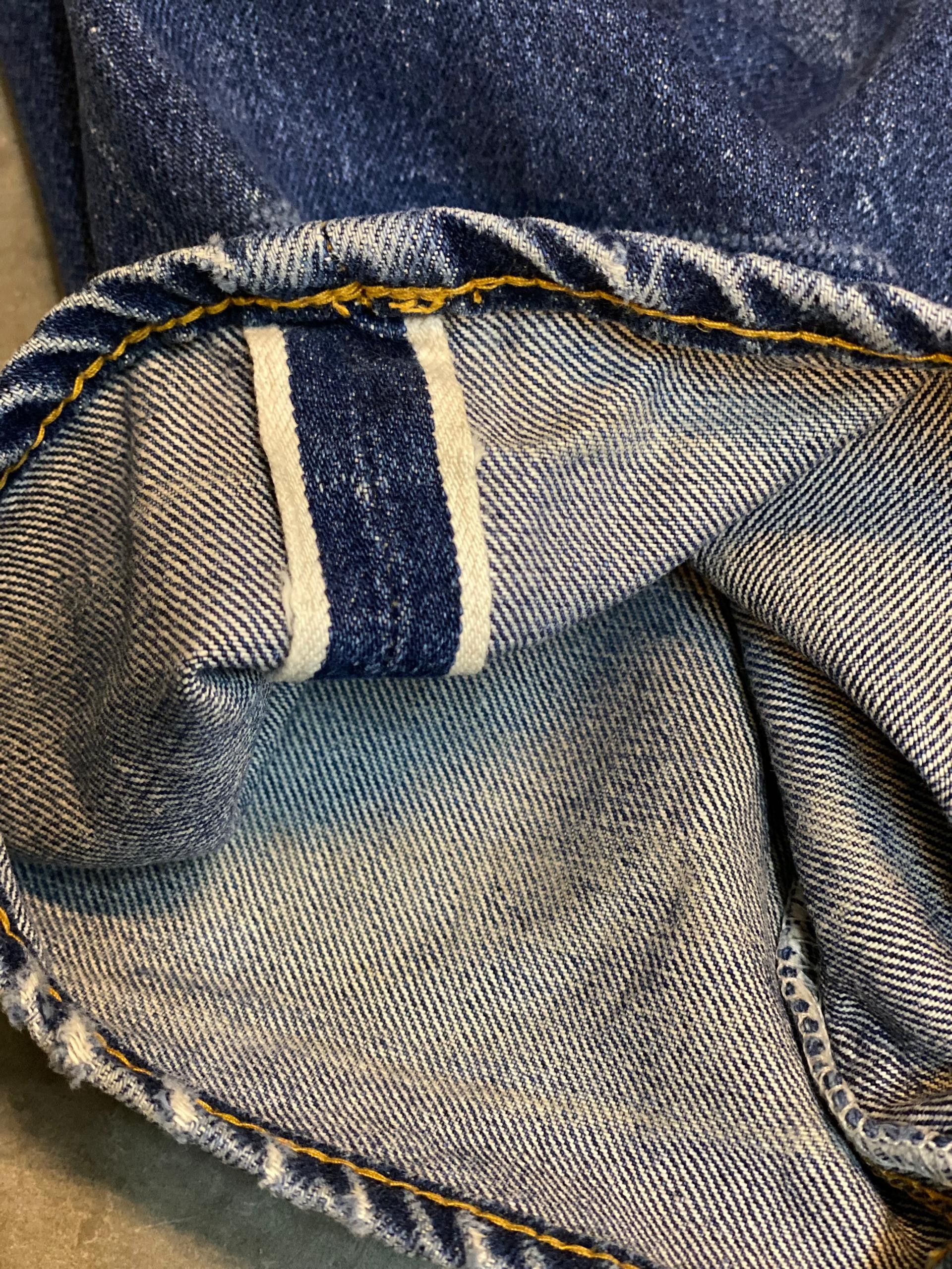 Levi's VINTAGE LEVIS 501XX 90S BUTTON 555 BIG E SELVEDGE Size US 30 / EU 46 - 5 Thumbnail