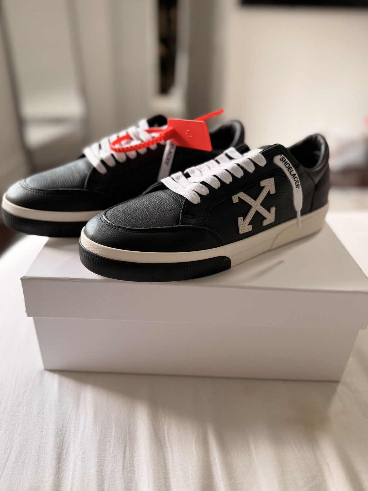 Off-White Off-White New Low Vulcanized Sneaker Size US 11 / EU 44 - 4 Thumbnail