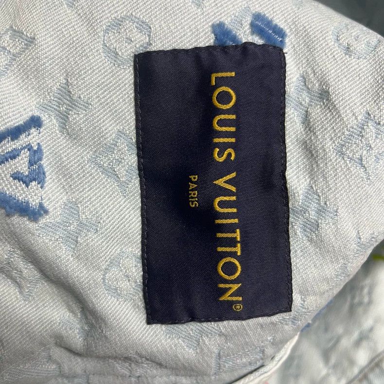 Louis Vuitton LOUIS VUITTON 24 Light blue logo monogrammed embroidered la Size US M / EU 48-50 / 2 - 4 Thumbnail