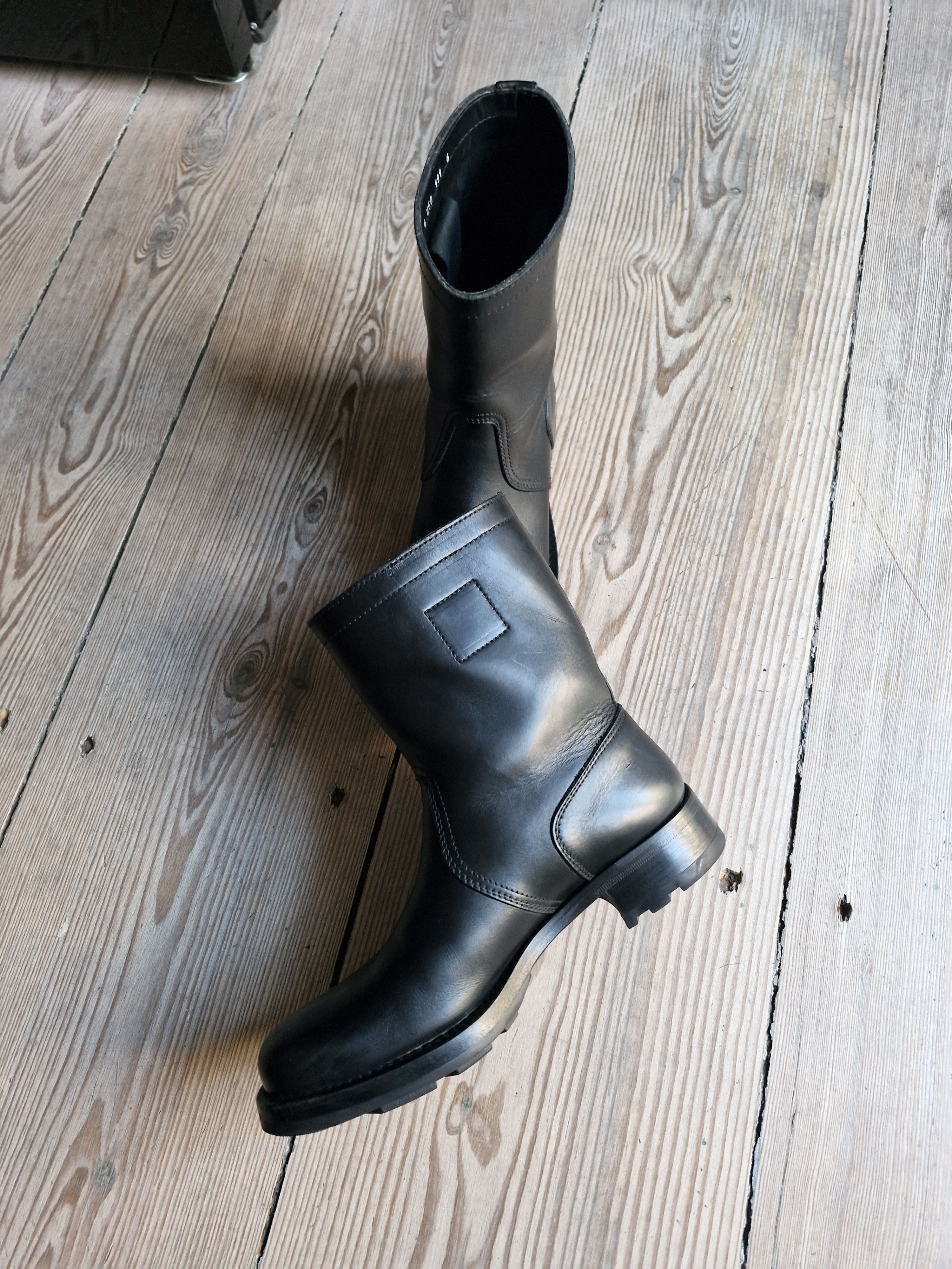 Miu Miu Short, pull-on FW01 "Peco" boots Size US 7 / EU 40 - 9 Thumbnail