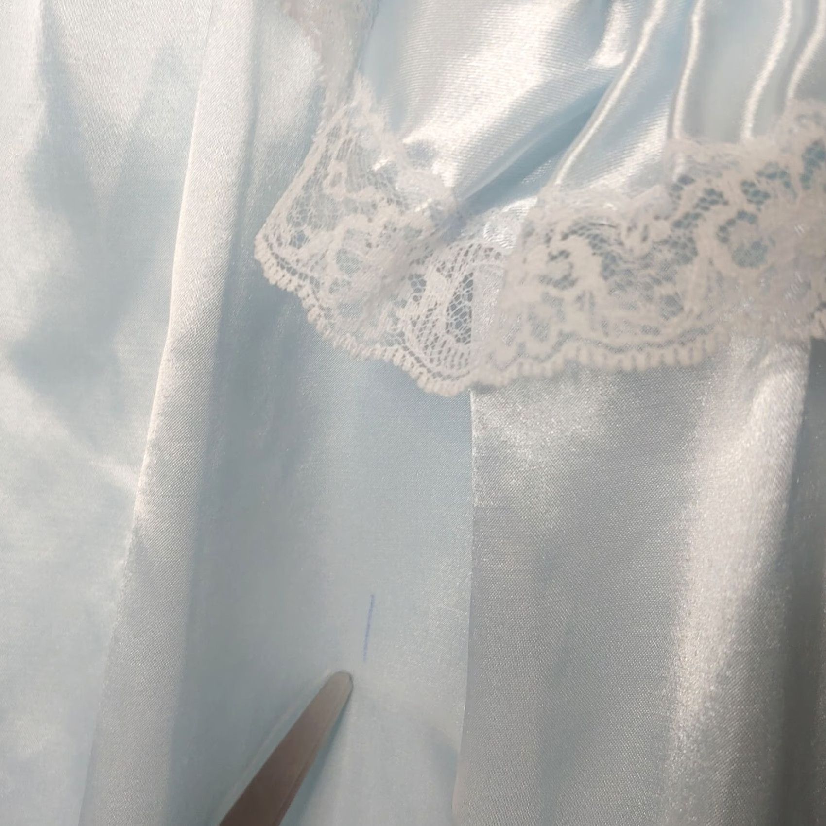 Vintage VINTAGE Nicole Gown Women 1/2 Sleeve Blue Lace Trim Ruffle Pullover V-Neck Nightgown M USA ILGWU Size ONE SIZE - 5 Thumbnail