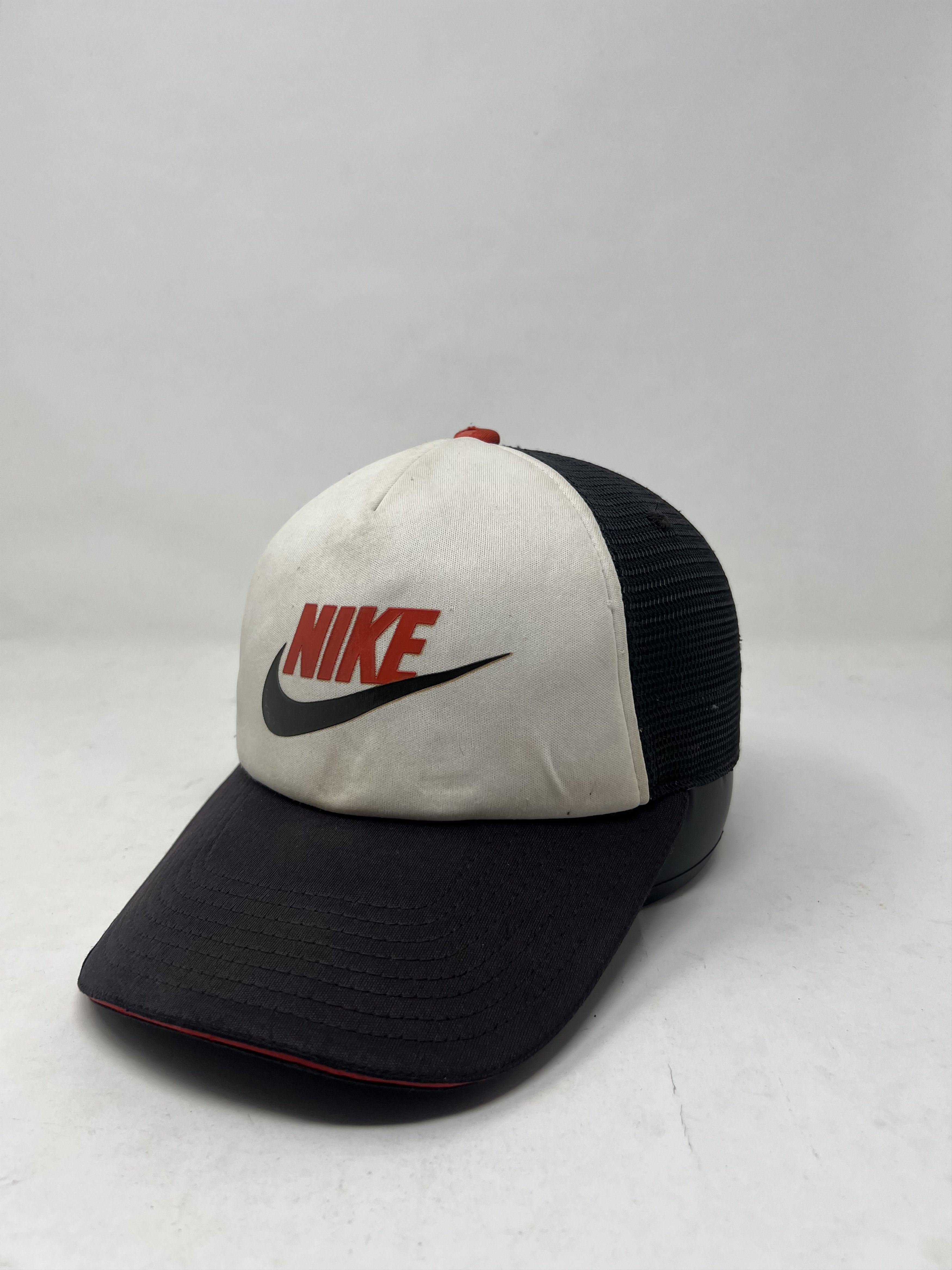 Nike Nike Swoosh Trucker Hat Size ONE SIZE - 1 Thumbnail