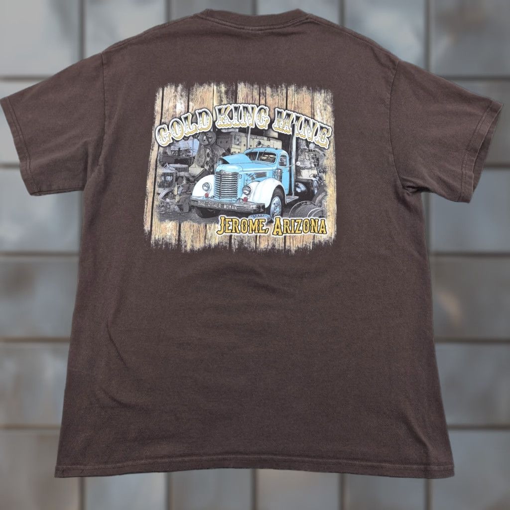 Gildan Gildan Gold King Mine Shirt Mens Large Brown Jerome Arizona Truck Graphic Tee Shirt Mens L Brown Graphic Tee USA Souvenir blue Truck 90s? Size US L / EU 52-54 / 3 - 1 Thumbnail