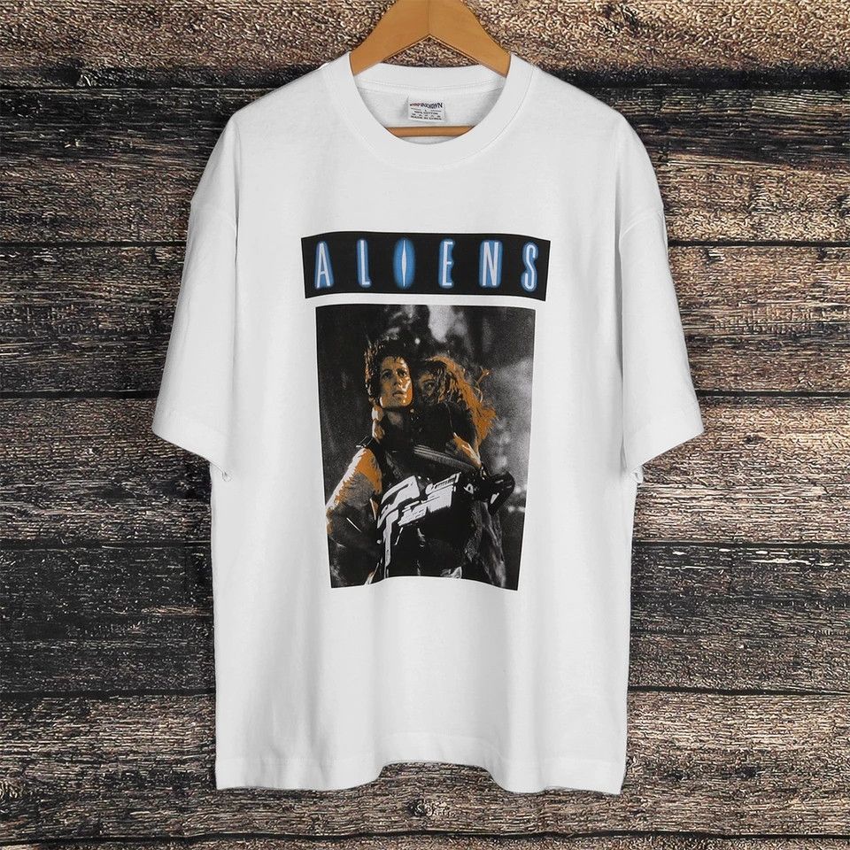 Japanese Brand Aliens t-shirt classic horror movie Size US M / EU 48-50 / 2 - 1 Thumbnail