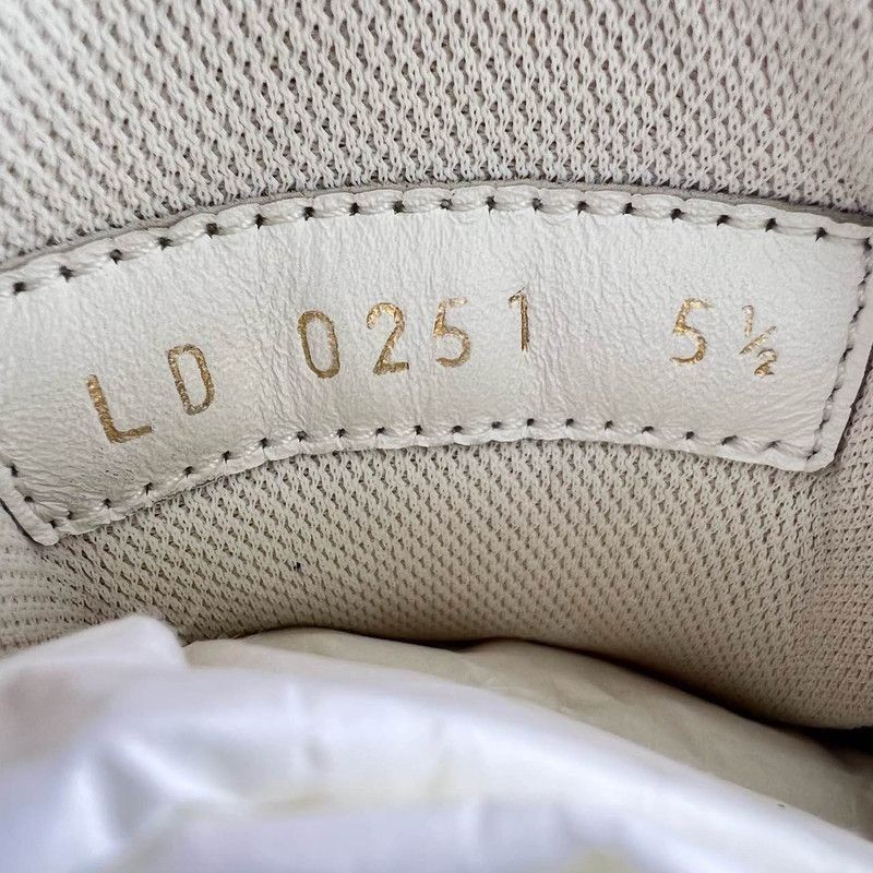 Louis Vuitton Louis Vuitton Trainer Fashion Sneakers in Silver -2508 Size US 8 / IT 38 - 5 Thumbnail