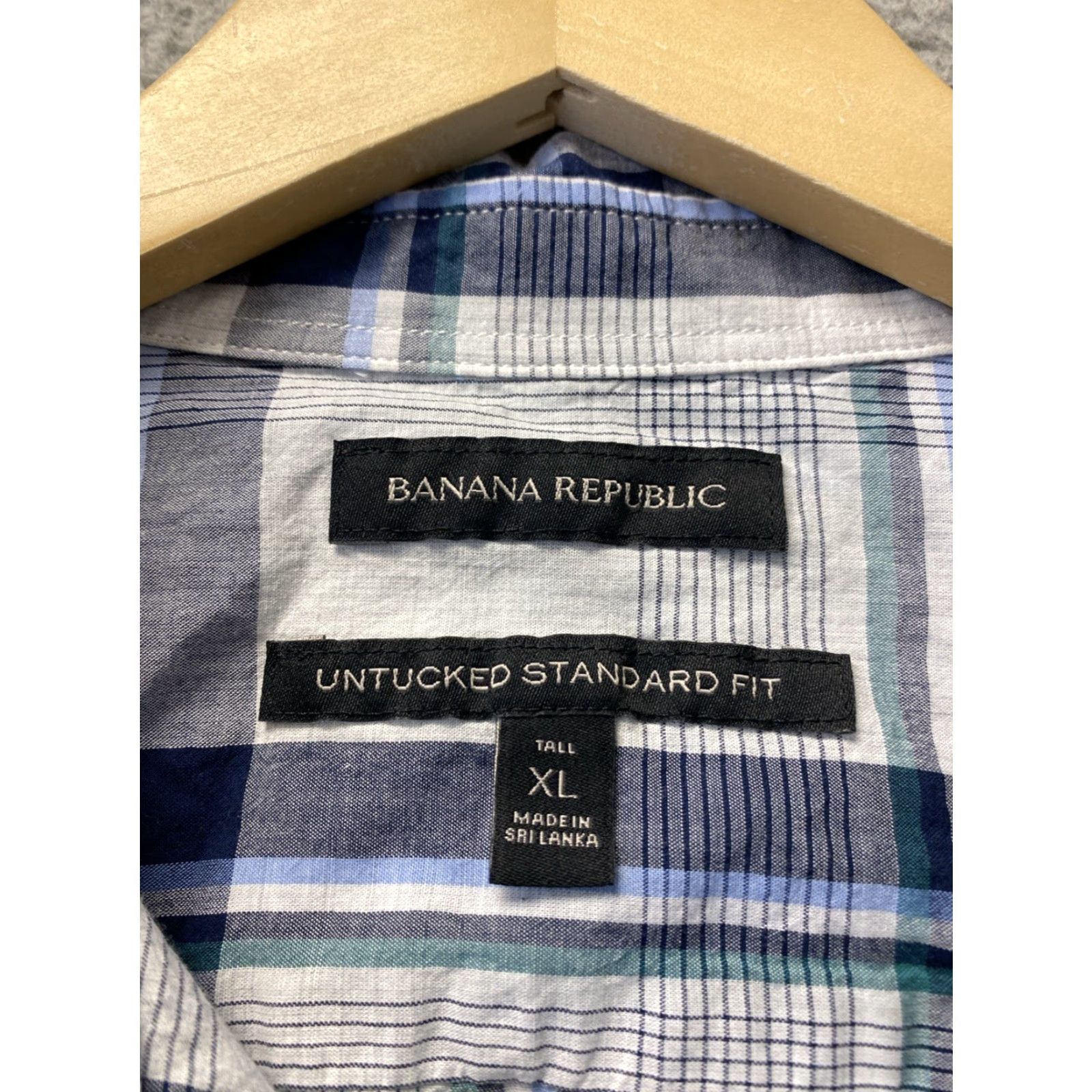 Banana Republic Banana Republic Button-Up Shirt Men XL Navy Gray Untucked Fit Plaid Cotton /0480 Size US XL / EU 56 / 4 - 4 Thumbnail