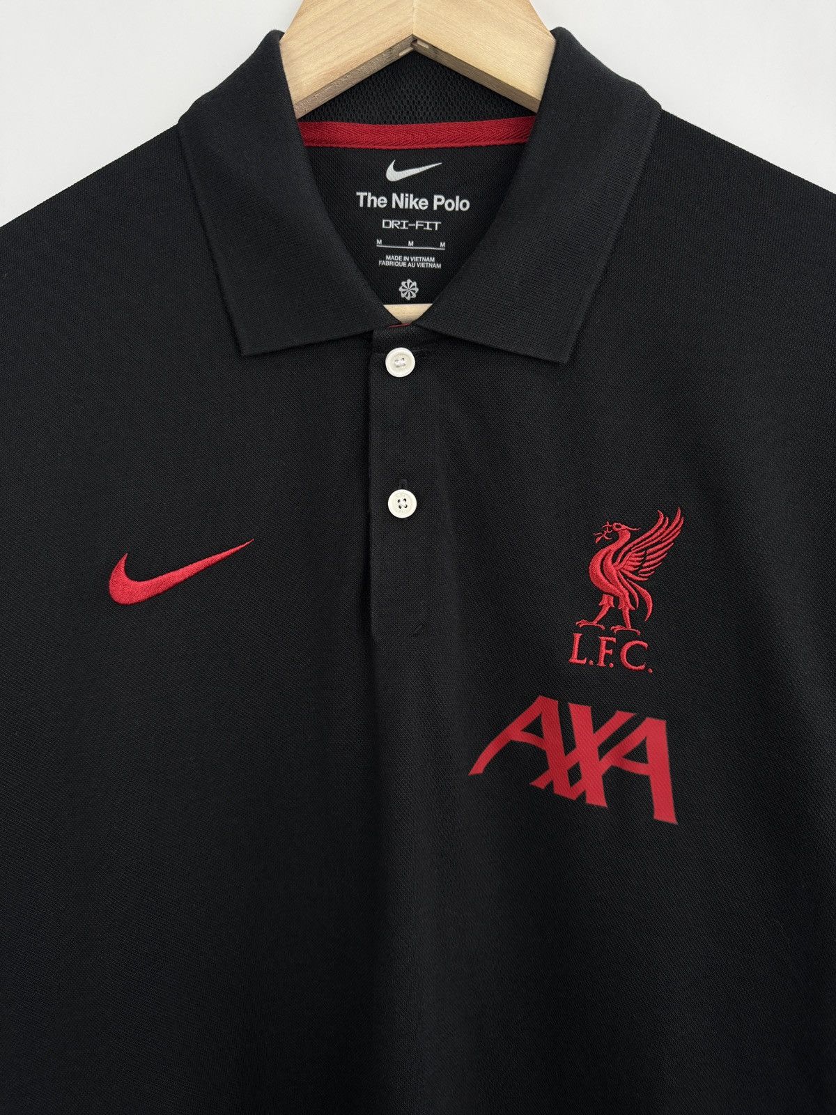 Nike 🏴󠁧󠁢󠁥󠁮󠁧󠁿 24/25 Nike Liverpool LFC AXA Polo T-Shirt Dri-FIT Rare Y2K Size US M / EU 48-50 / 2 - 9 Thumbnail