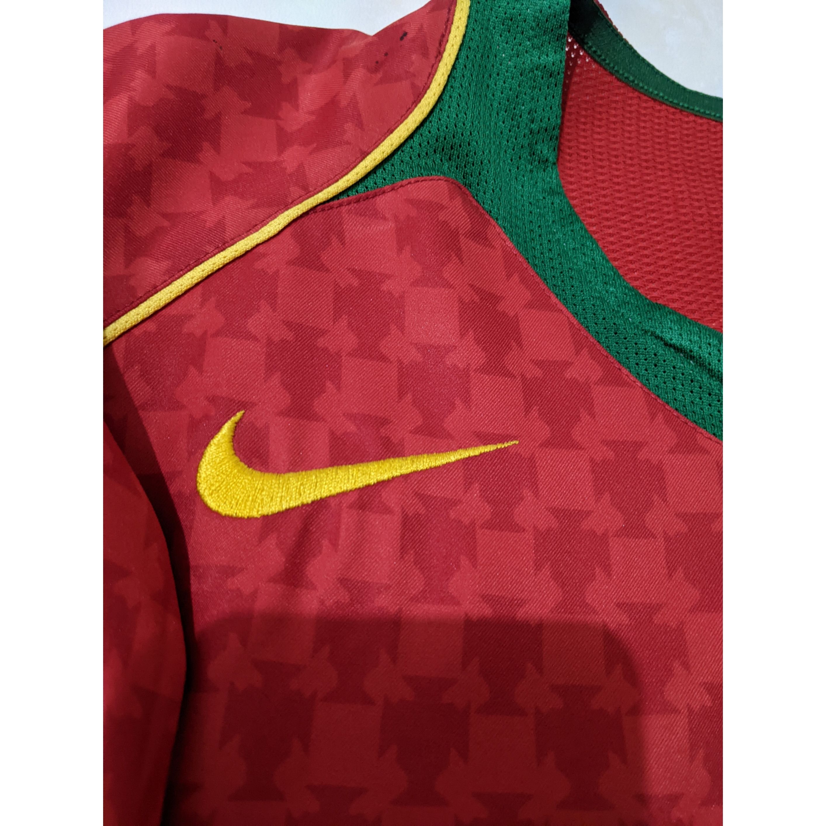 Nike Jersey Portugal euro 2004 home Luis figo football shirt Size US L / EU 52-54 / 3 - 9 Thumbnail