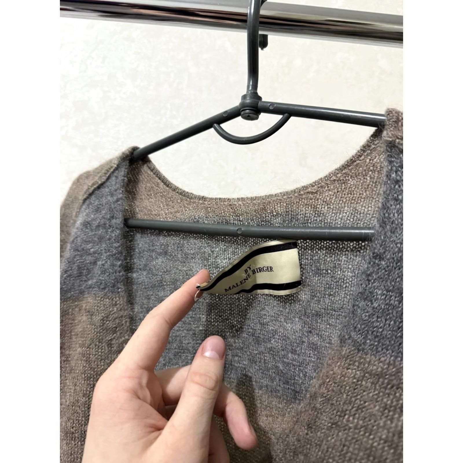 By Malene Birger VINTAGE By Malene Birger Wool Blend Striped V-Neck Sweater Brown Grey XS Women’s Wool Blend Striped V-Neck Pullover Sweater Girls/Men? Size XS / US 0-2 / IT 36-38 - 6 Thumbnail