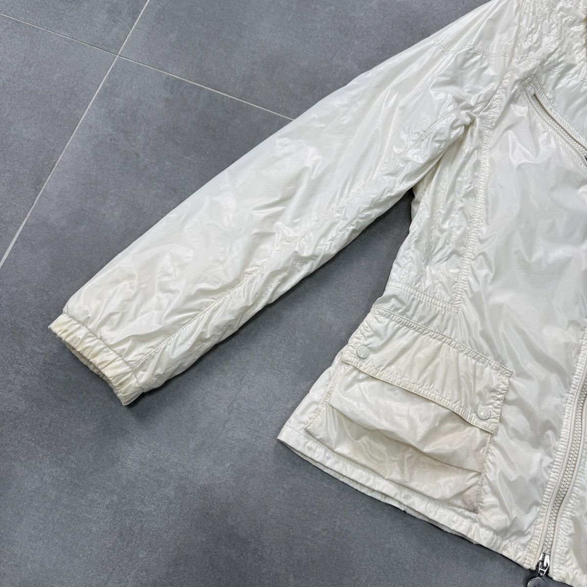 Moncler Authentic Moncler Women Jacket Size 4 (L) Size L / US 10 / IT 46 - 4 Thumbnail